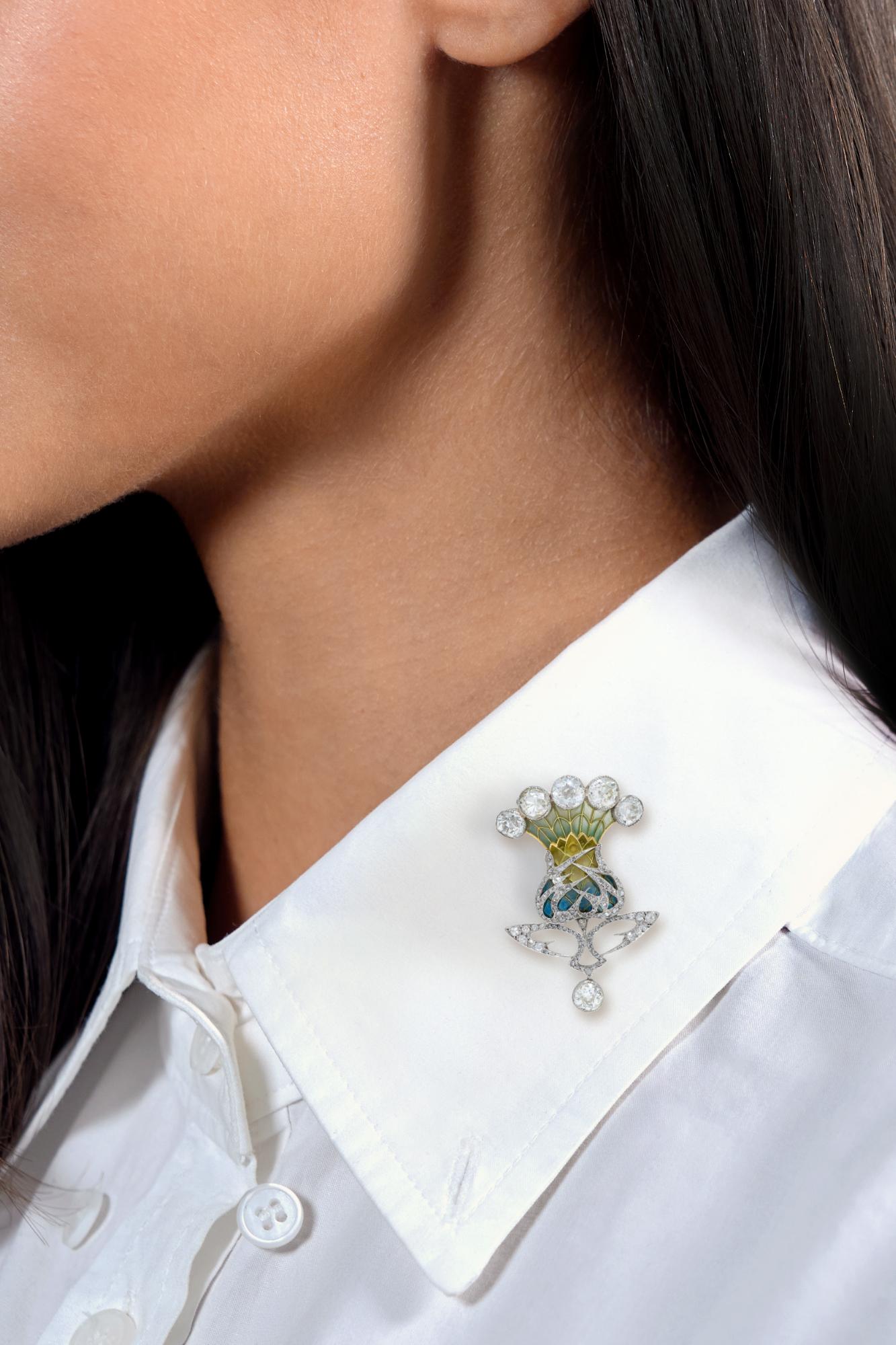 Art Nouveau Plique-a-Jour Enamel Diamond Platinum 18K Thistle Pendant Brooch