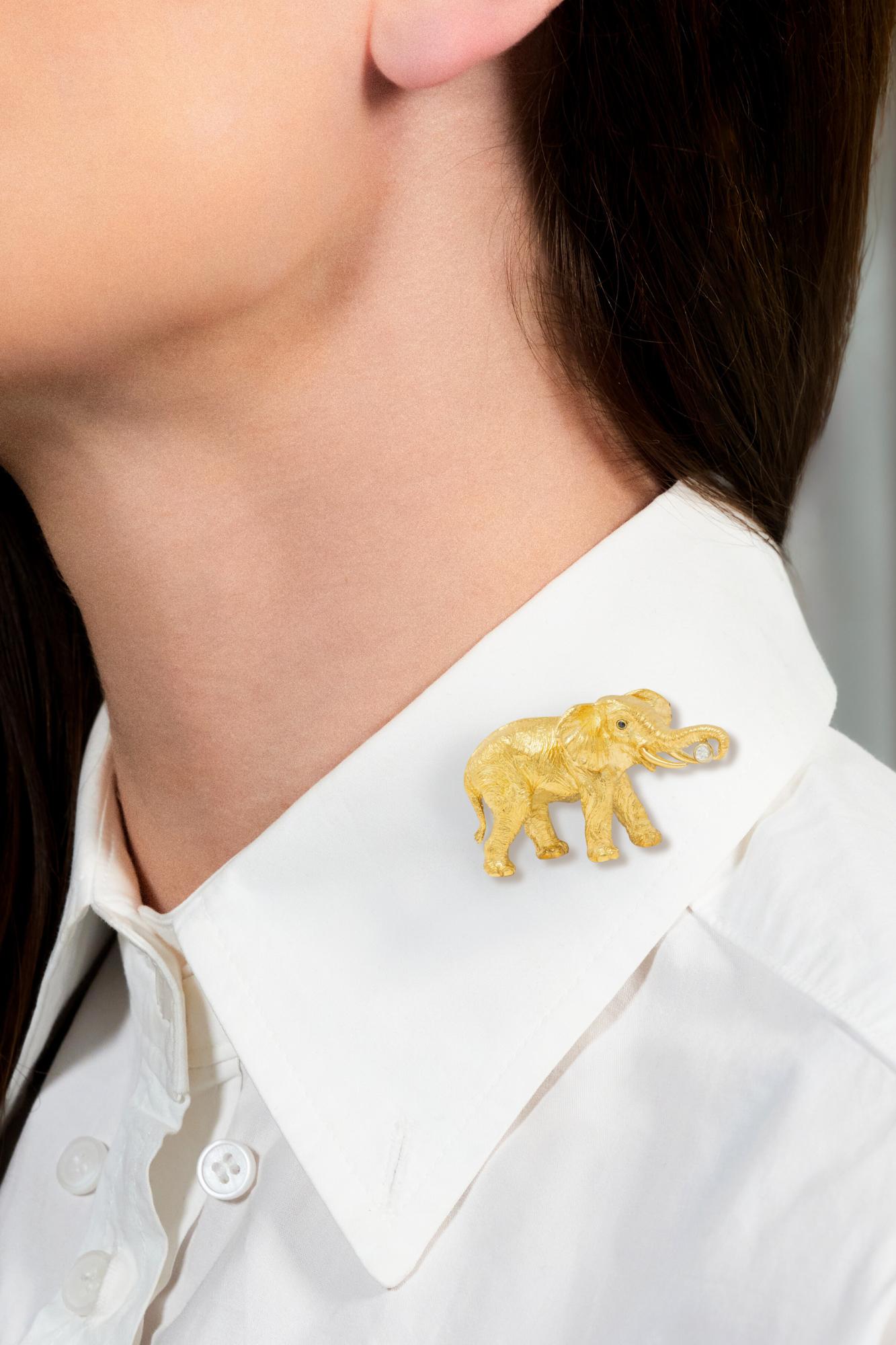 Tiffany & Co. 1996 Diamond Sapphire 18 Karat Yellow Gold Vintage Elephant Brooch