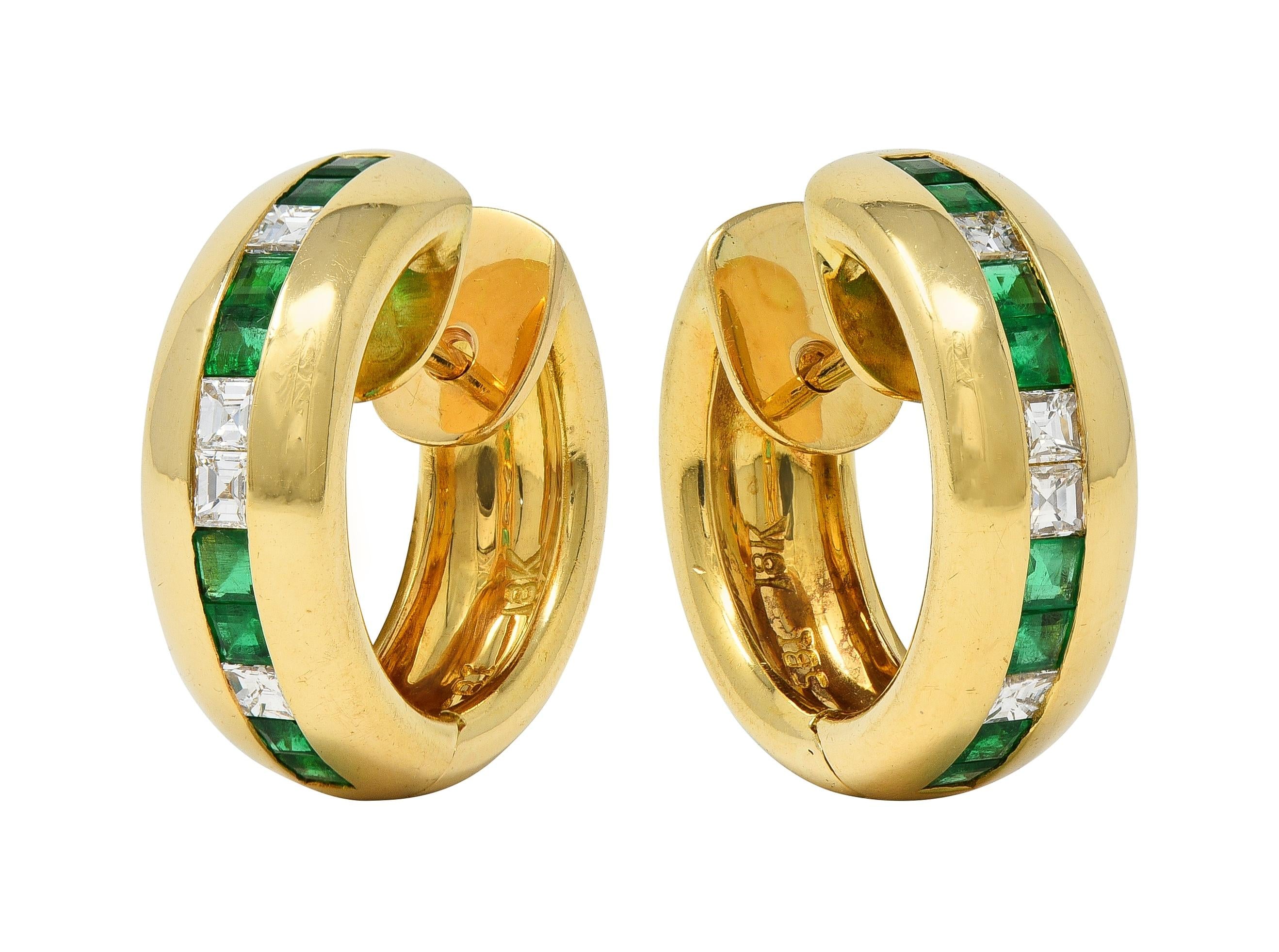 Contemporary Diamond Emerald 18 Karat Yellow Gold Huggie Hoop Earrings