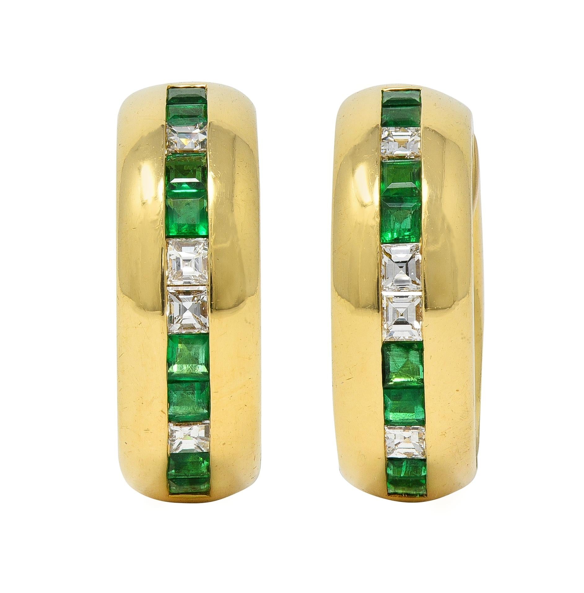 Contemporary Diamond Emerald 18 Karat Yellow Gold Huggie Hoop Earrings