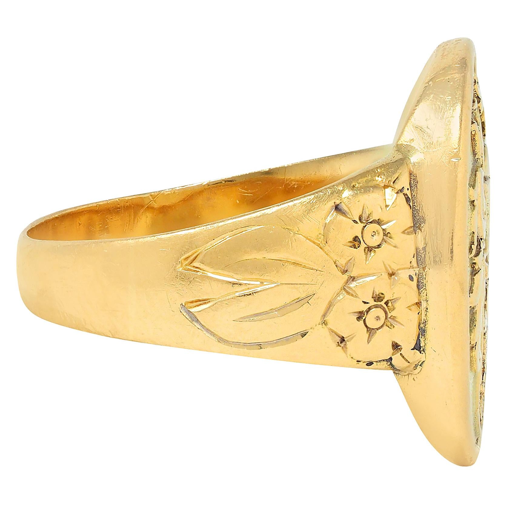 Victorian 18 Karat Yellow Gold Antique Heraldic Unisex Crest Signet Ring
