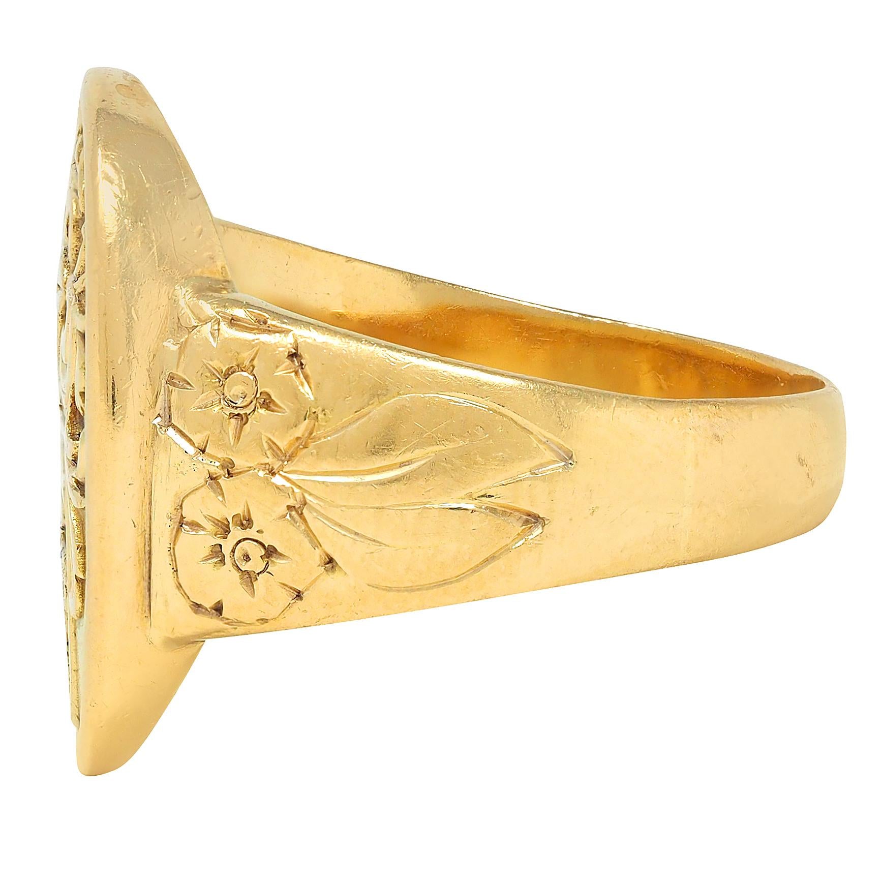 Victorian 18 Karat Yellow Gold Antique Heraldic Unisex Crest Signet Ring