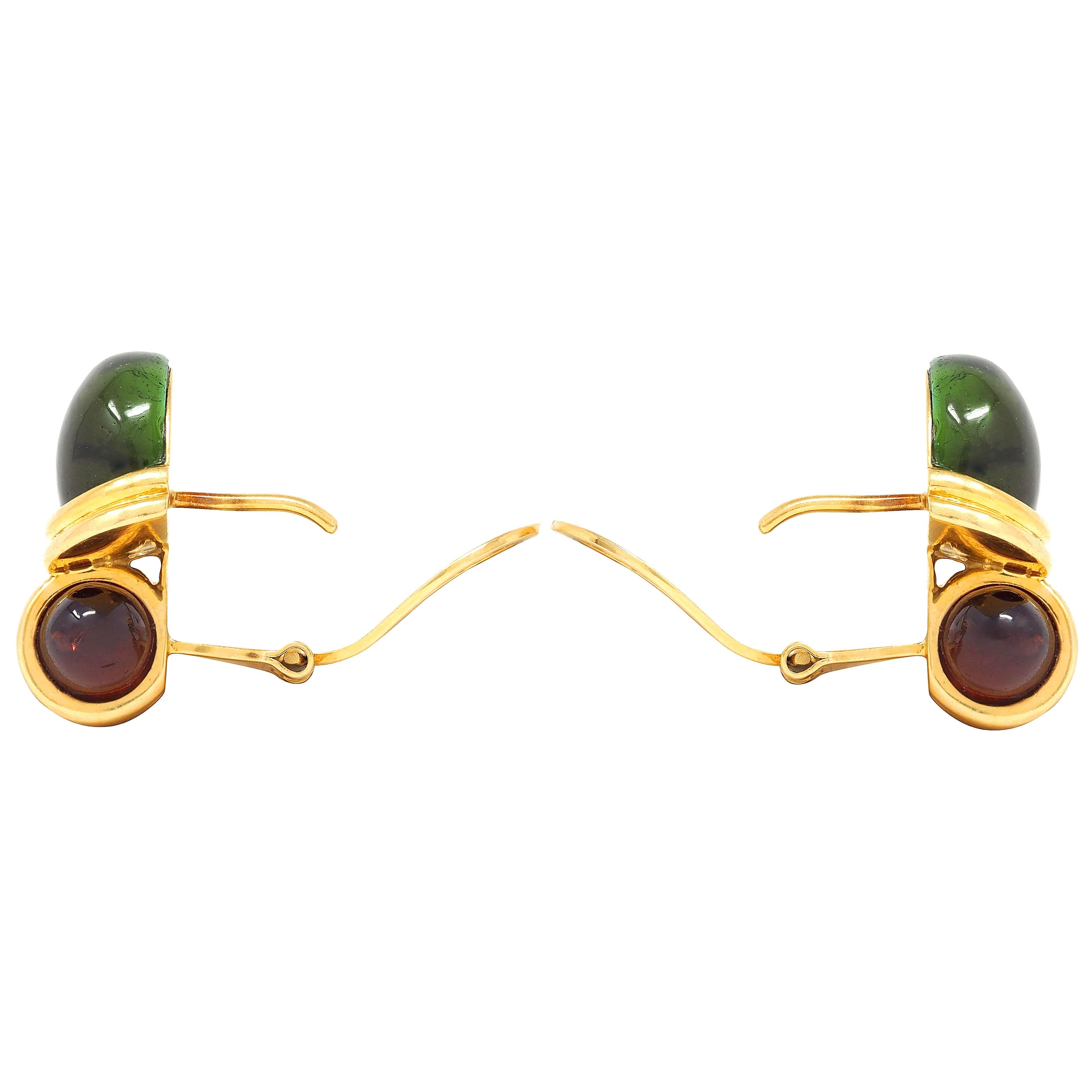 H. Stern 1980's Garnet Tourmaline 18 Karat Yellow Gold Vintage Cabochon Earrings