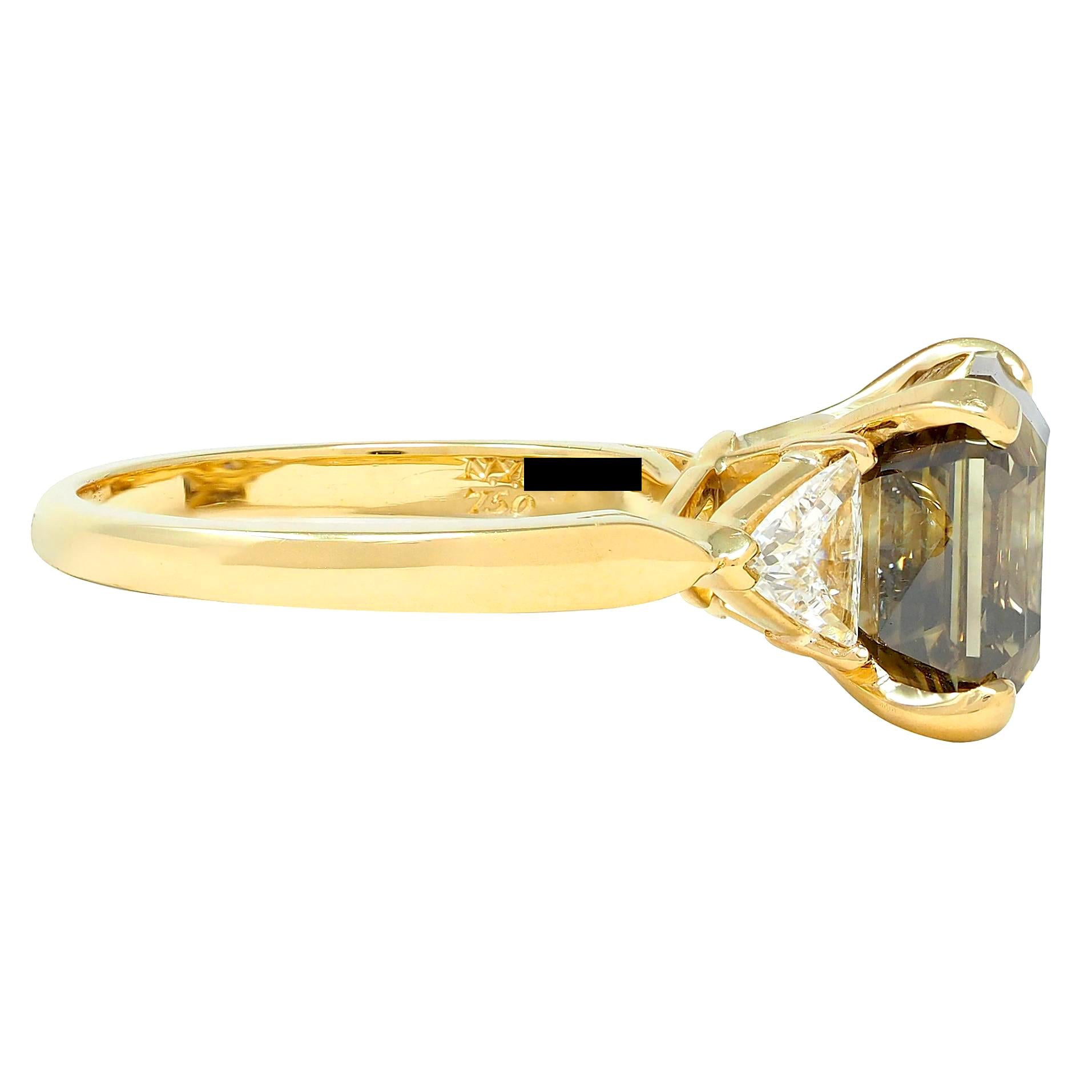 Van Cleef & Arpels 1990's 5.31 CTW Fancy Green Asscher Cut Diamond 18 Karat Yellow Gold Vintage Three Stone Ring