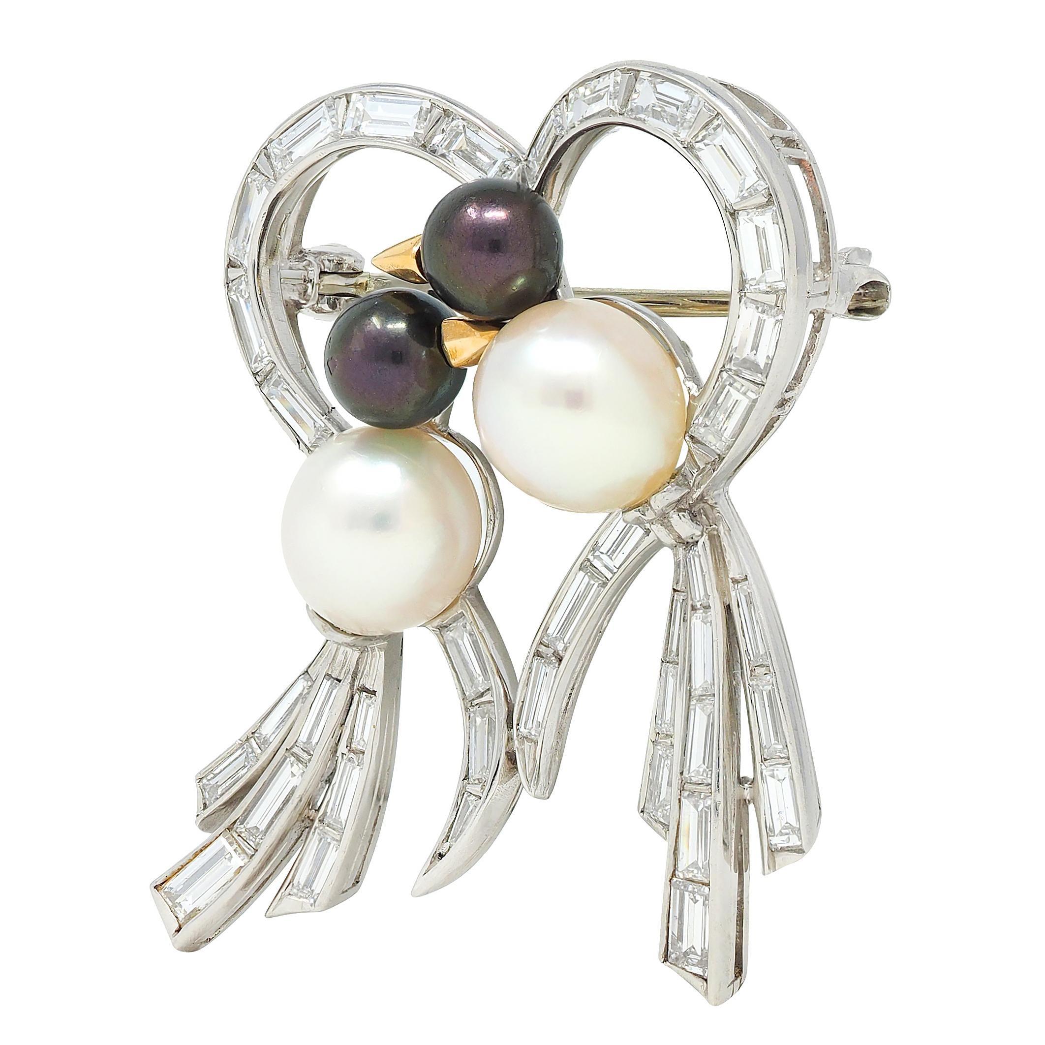 1950's Diamond Pearl Platinum 18 Karat Yellow Gold Vintage Lovebirds Brooch