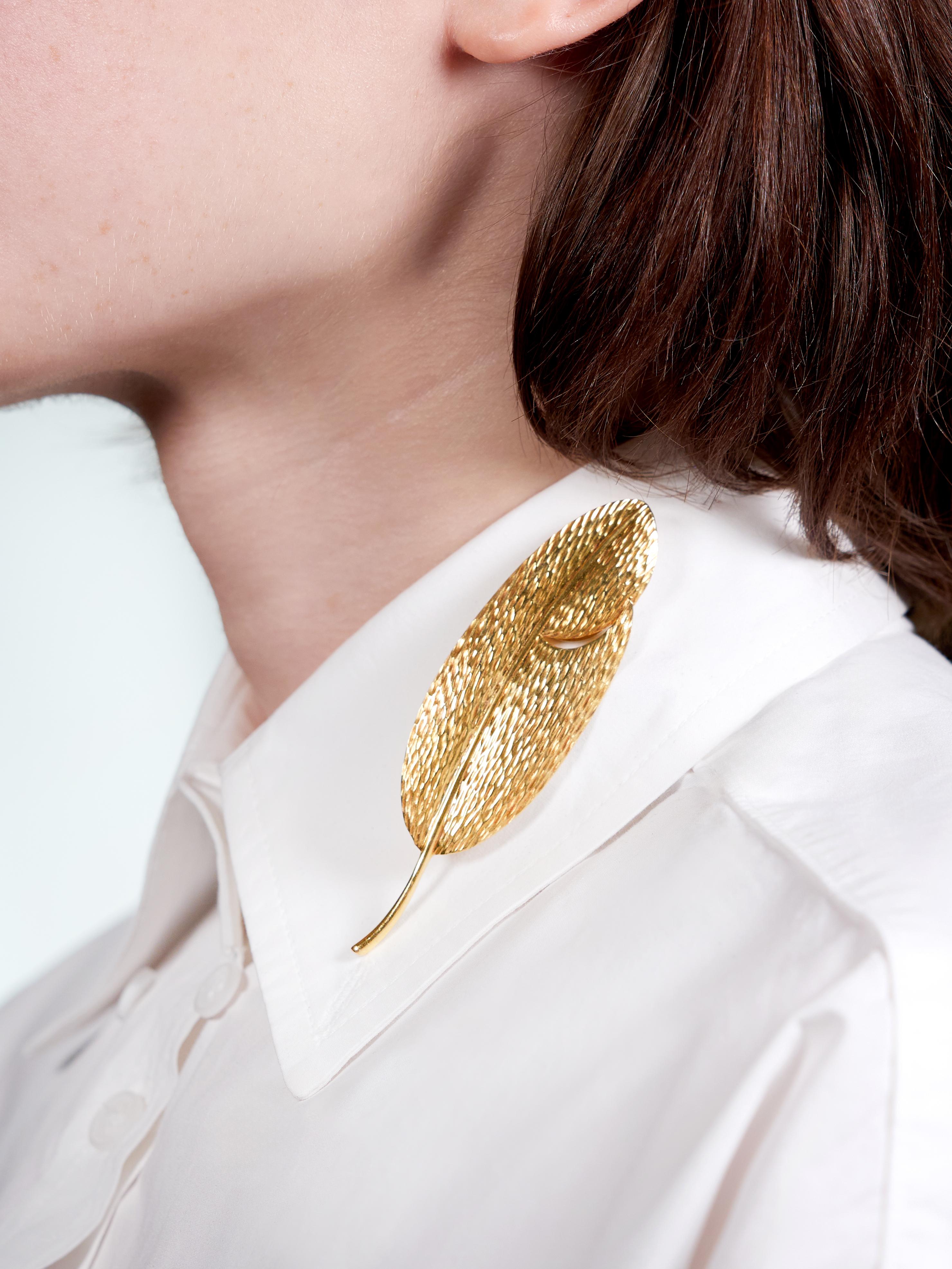 Angela Cummings Tiffany & Co. 1980 18 Karat Yellow Gold Vintage Leaf Brooch