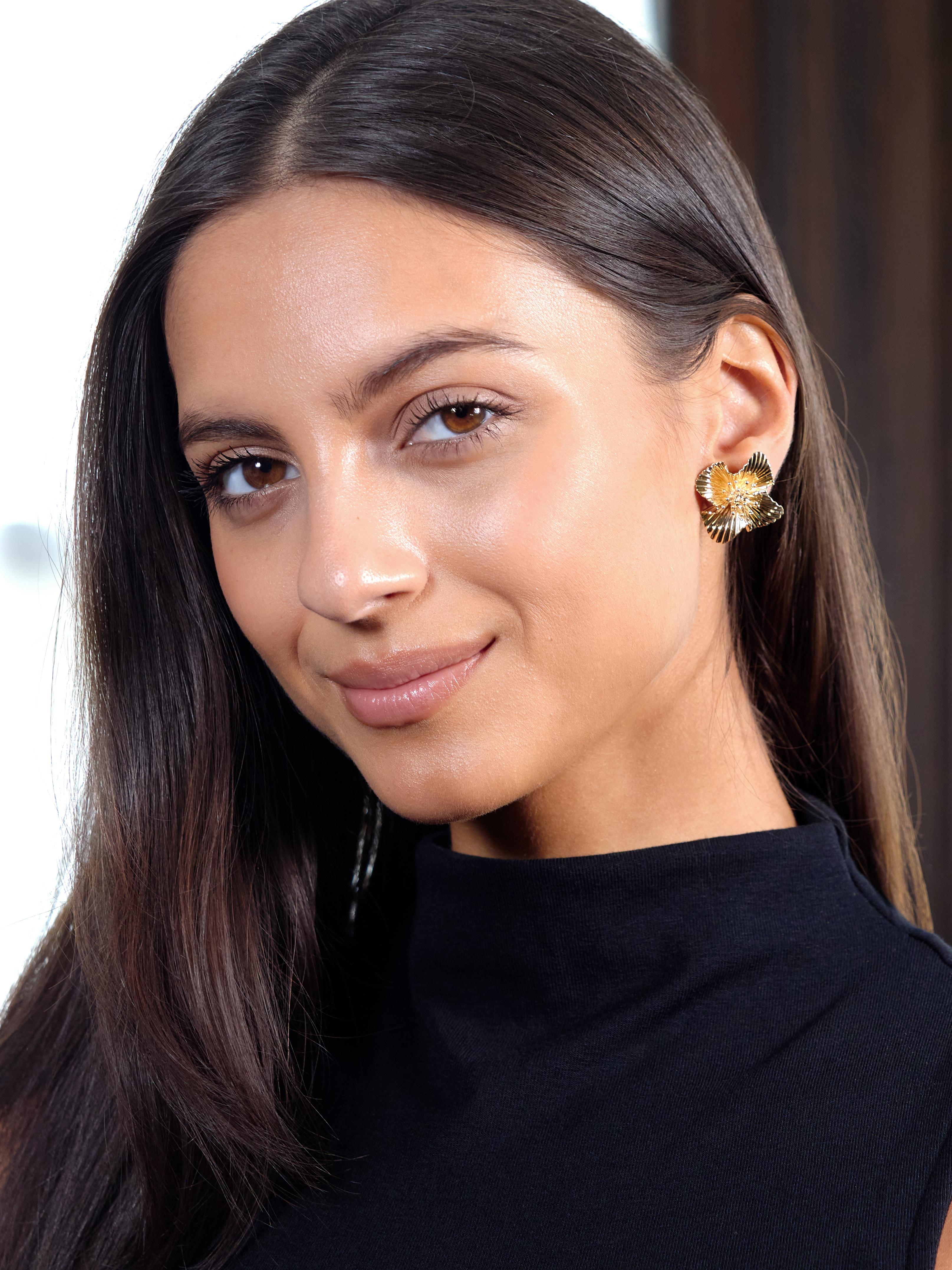 Tiffany & Co. Retro 14 Karat Yellow Gold Vintage Flower Ear-Clip Earrings