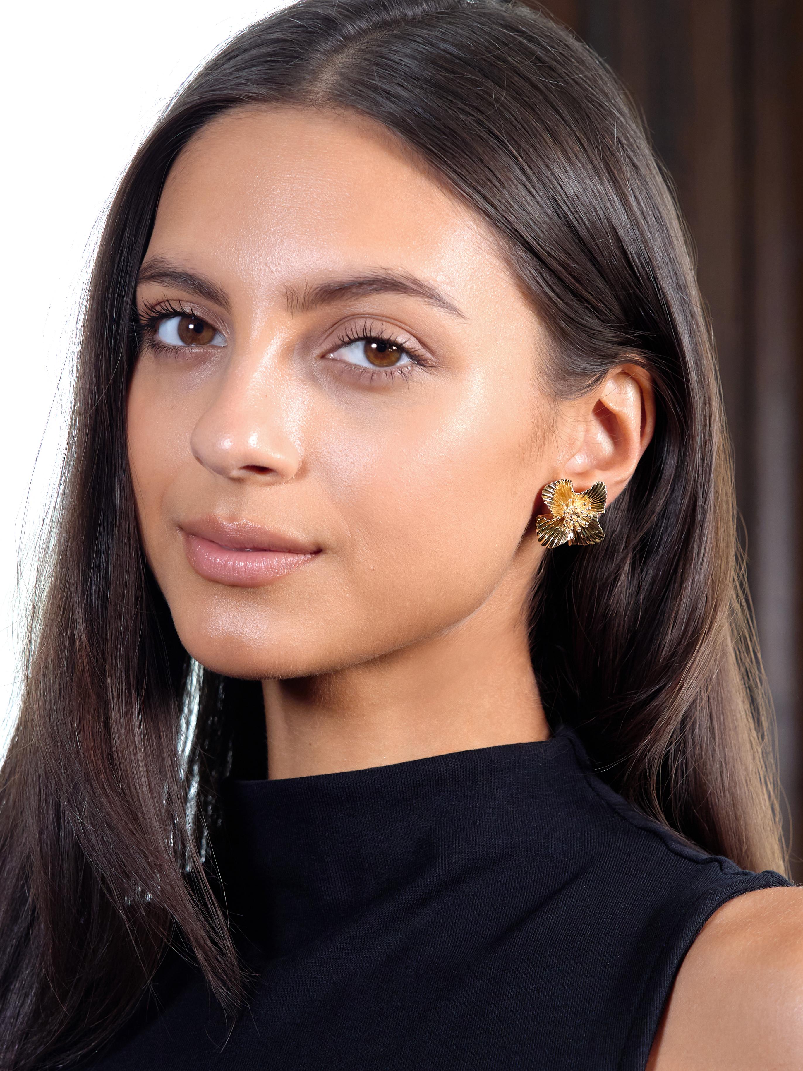 Tiffany & Co. Retro 14 Karat Yellow Gold Vintage Flower Ear-Clip Earrings