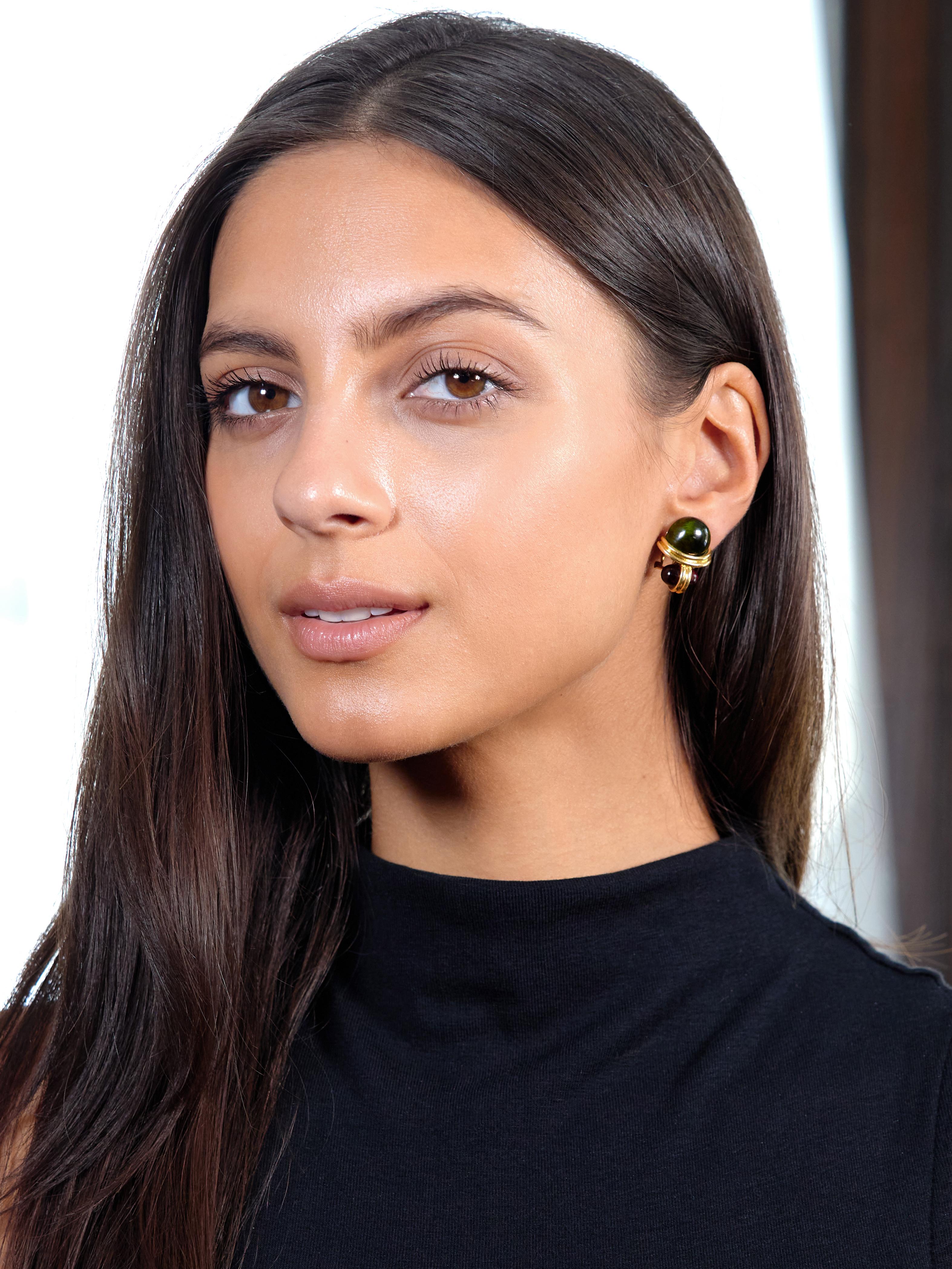 H. Stern 1980's Garnet Tourmaline 18 Karat Yellow Gold Vintage Cabochon Earrings