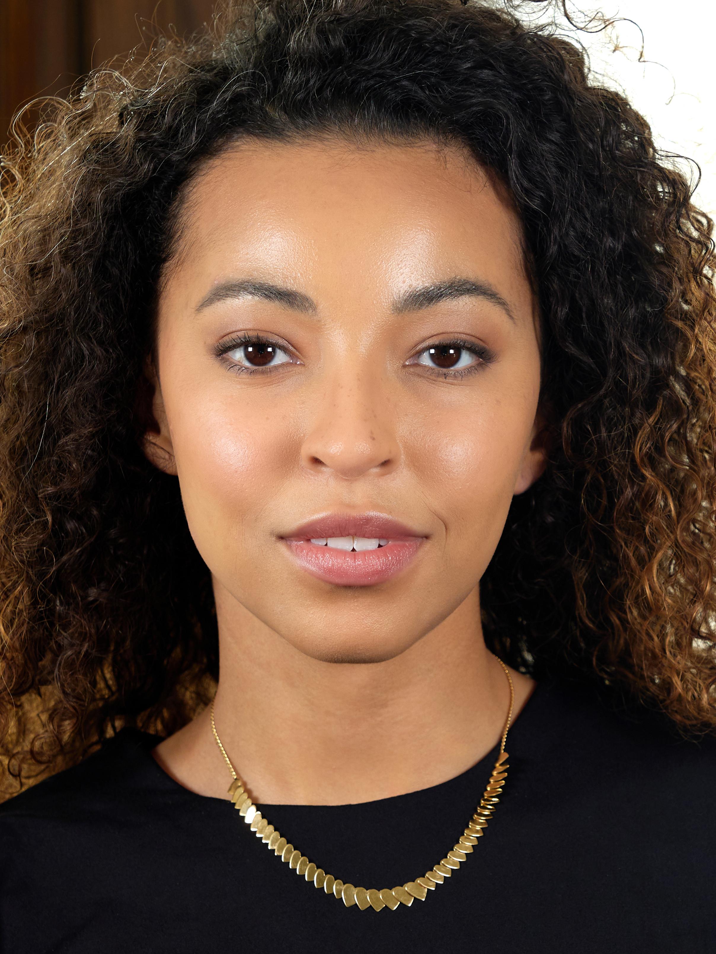 1990's 14 Karat Yellow Gold Graduated Heart Vintage Station Necklace