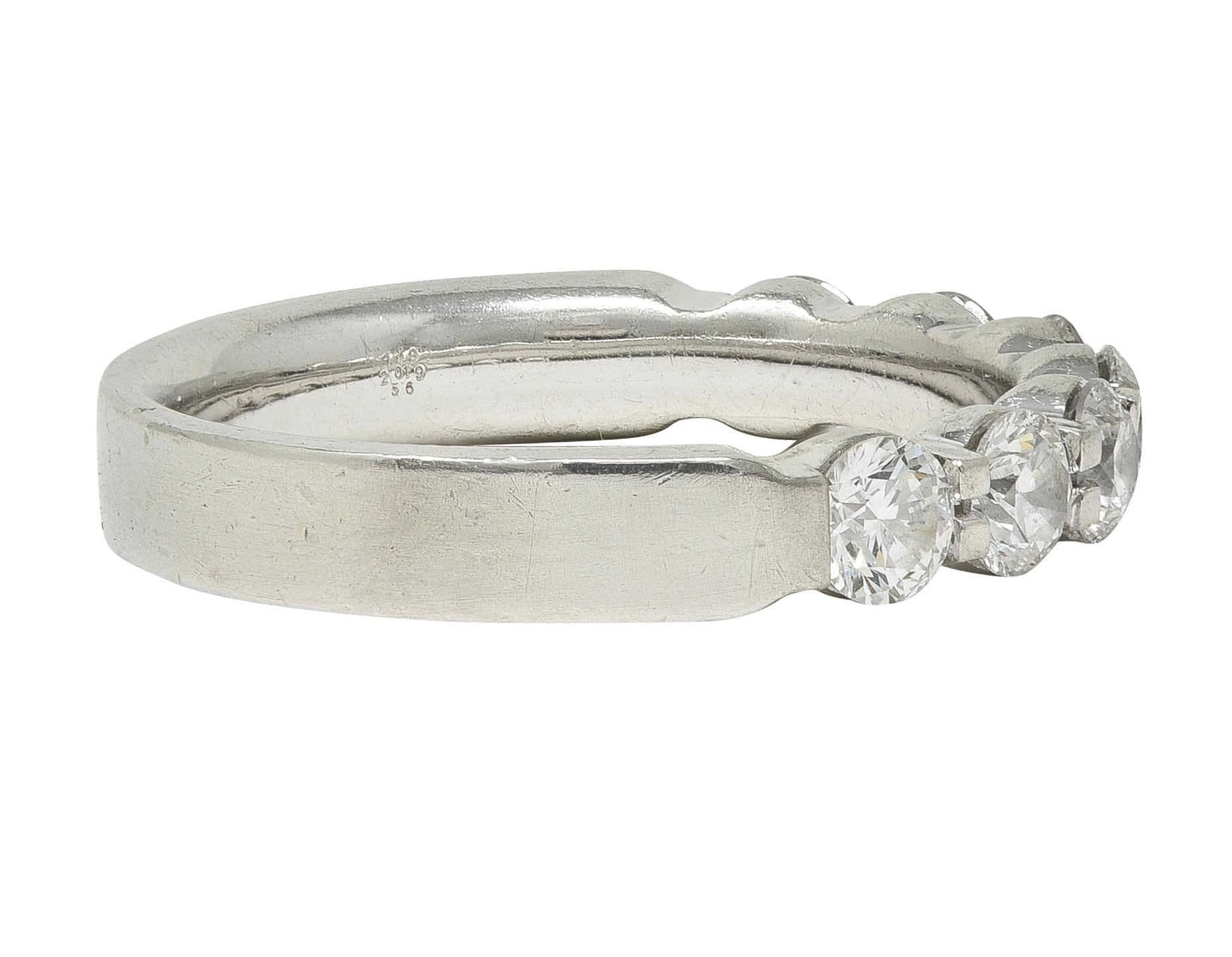 Contemporary 1.05 CTW Round Brilliant Cut Diamond Platinum Wedding Band Ring
