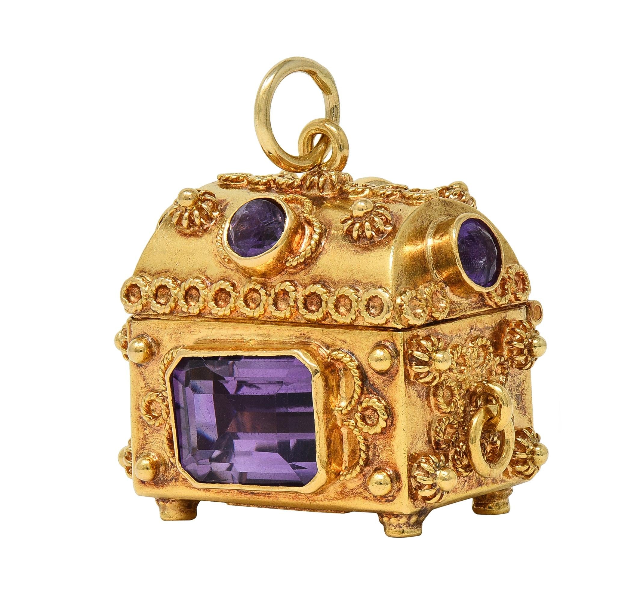 1950's Amethyst 18 Karat Yellow Gold Vintage Chest Pendant Charm