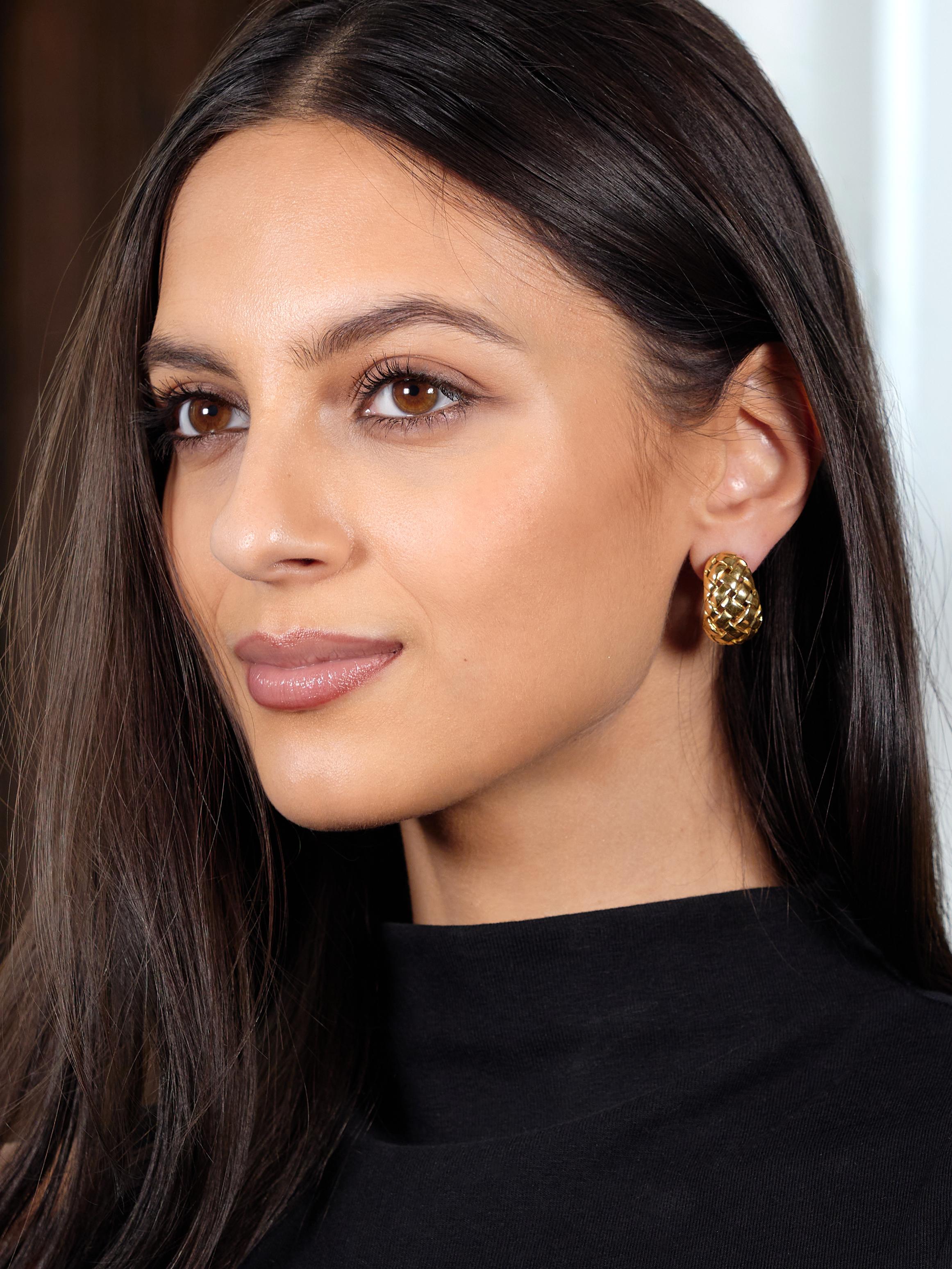 Tiffany & Co. 1989 18K Gold Vintage Vannerie Basket Weave J-Hoop Earrings