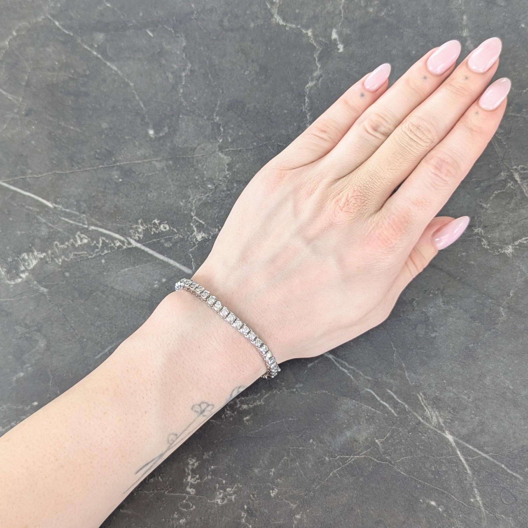 Contemporary 5.00 CTW Diamond Platinum Vintage Semi-Bezel Line Bracelet