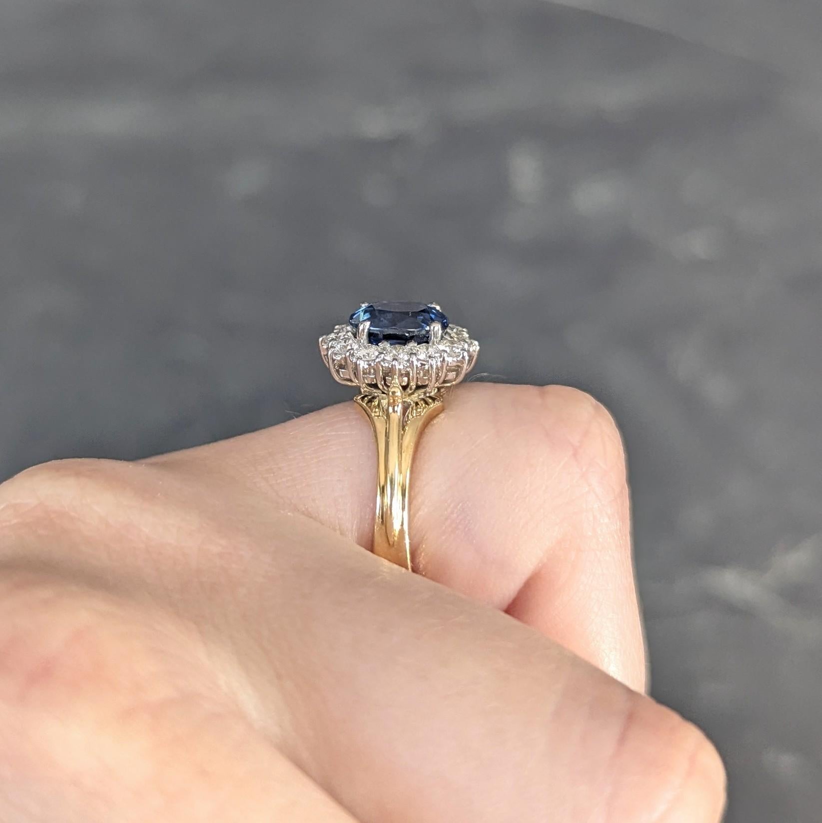 Spark 1990's 2.25 CTW Sapphire Diamond 18 Karat Two-Tone Gold Vintage Halo Ring