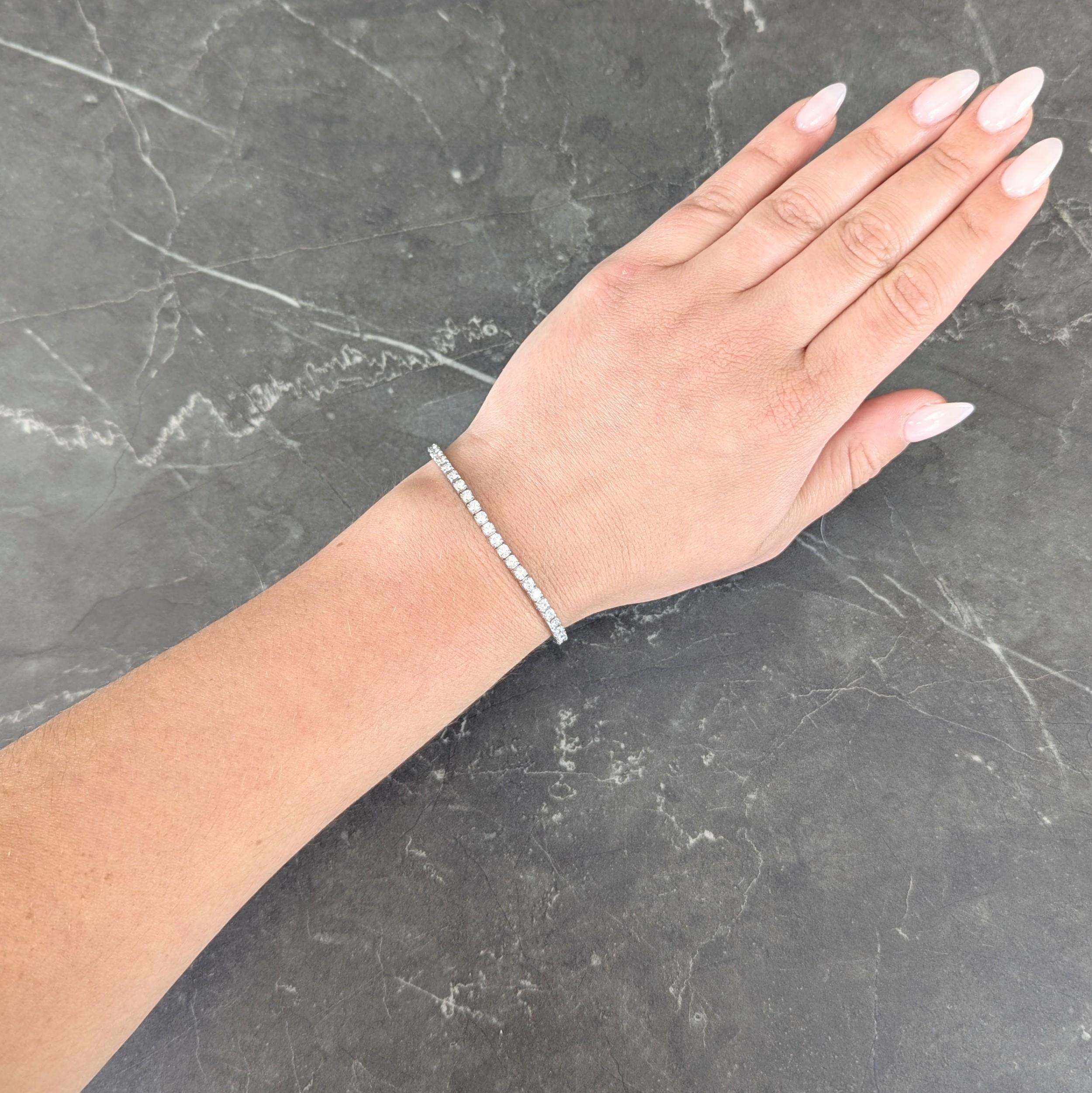 Contemporary 3.24 CTW Diamond 14 Karat White Gold Tennis Line Bracelet