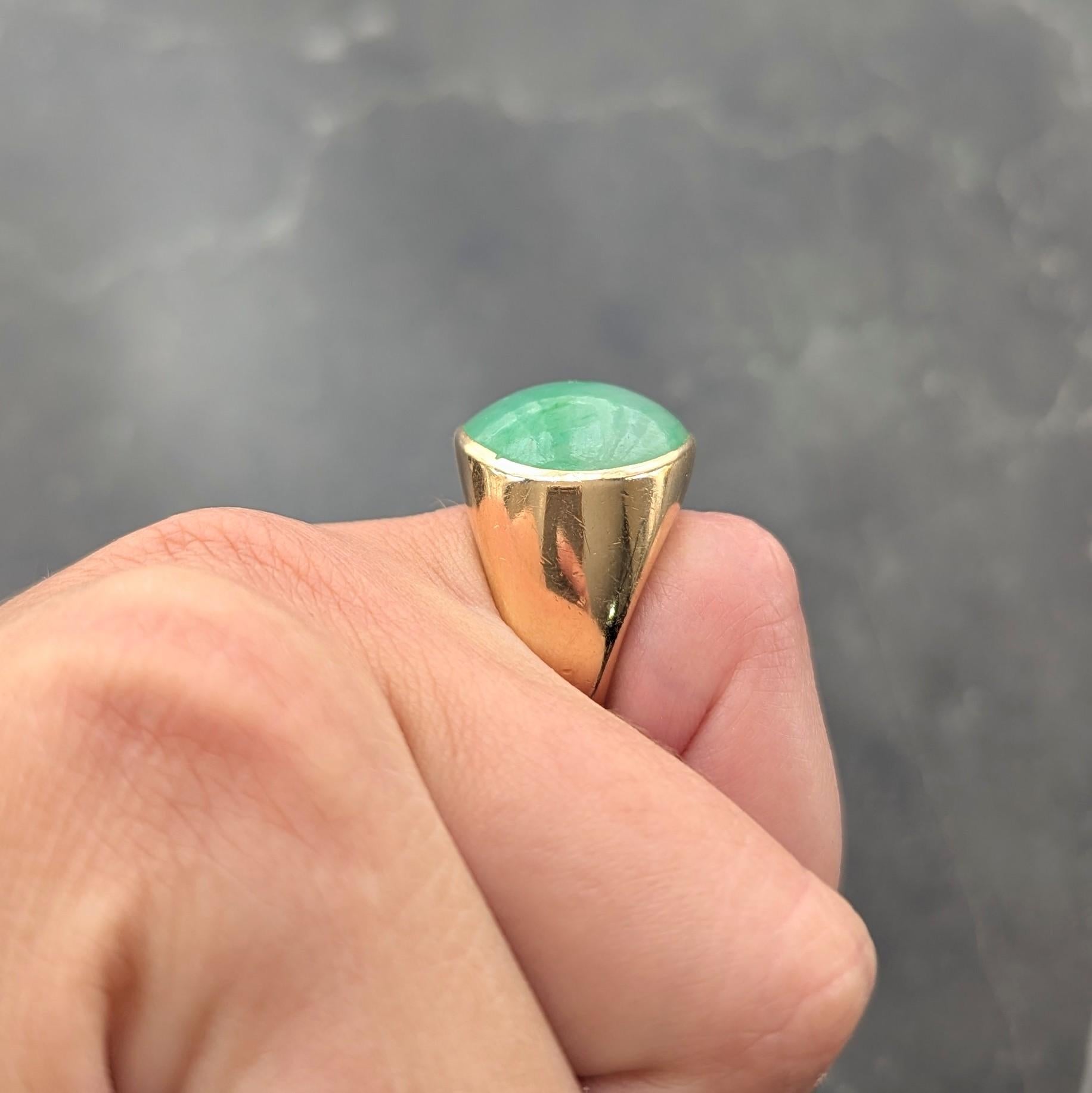 1970's French Jade 18 Karat Yellow Gold Vintage Gemstone Ring