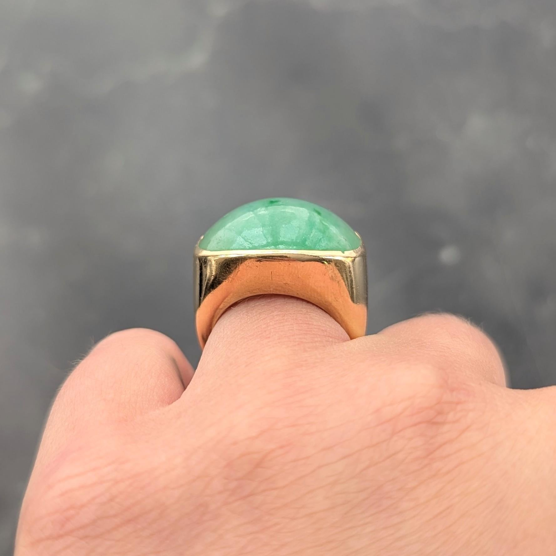 1970's French Jade 18 Karat Yellow Gold Vintage Gemstone Ring