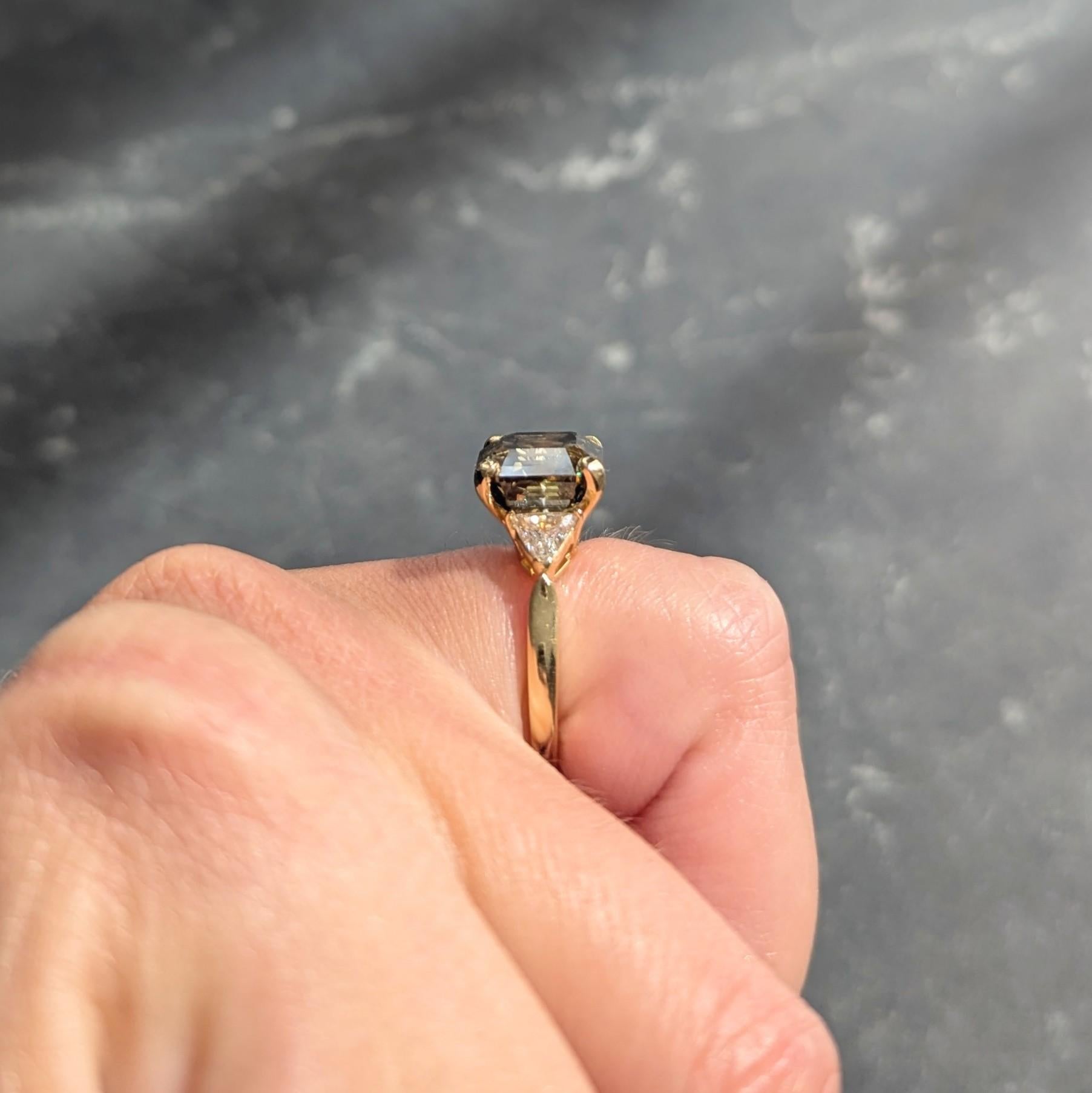 Van Cleef & Arpels 1990's 5.31 CTW Fancy Green Diamond 18K Gold Vintage Ring