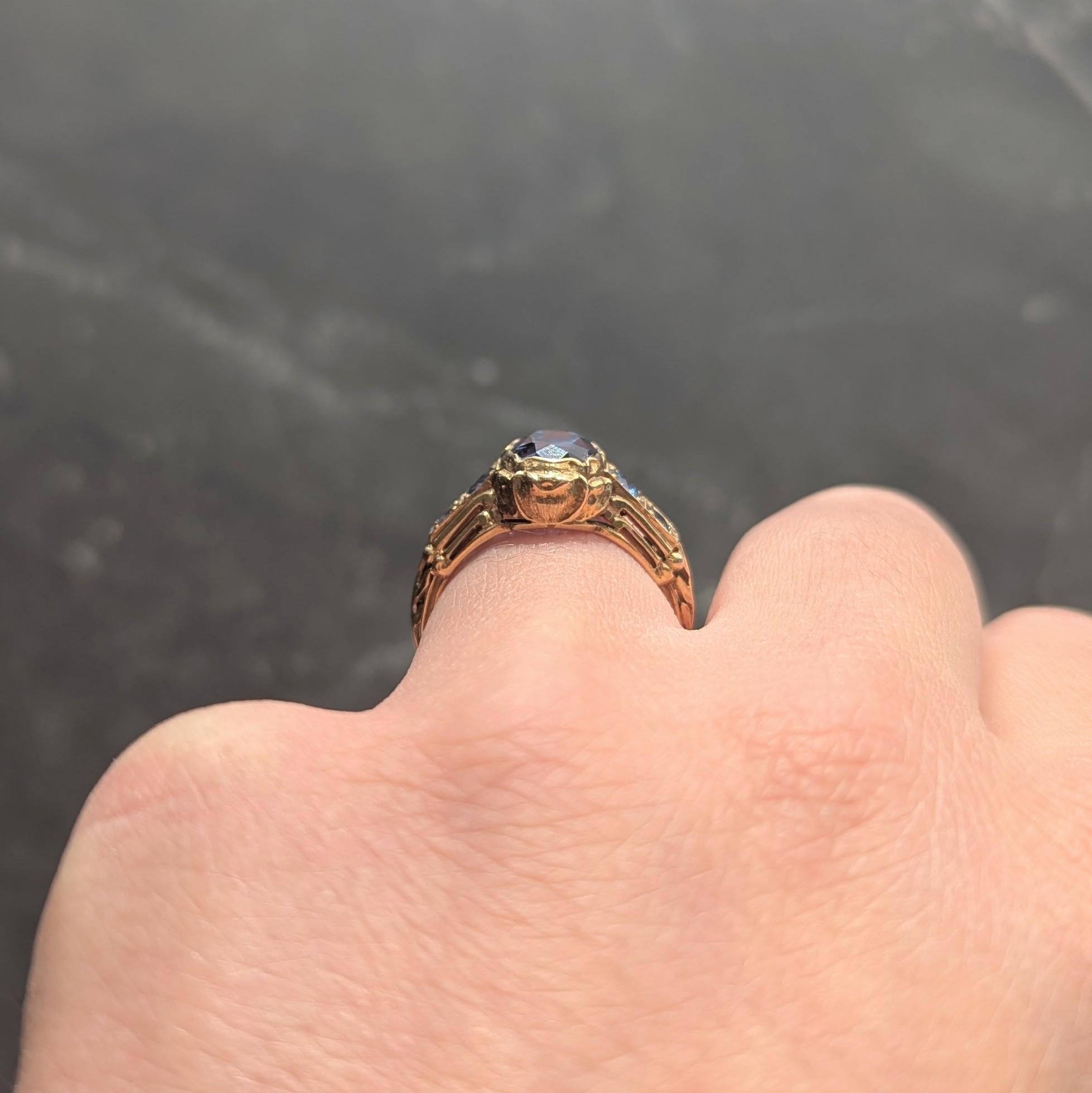 1905 Art Nouveau 3.54 CTW Sapphire 14 Karat Yellow Gold Antique Flower Ring