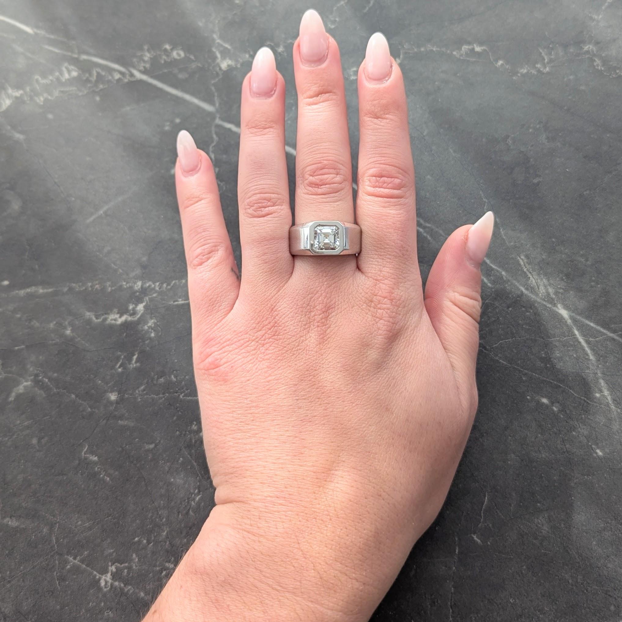 Contemporary 2.11 CTW Asscher Cut Diamond 18K Gold Solitaire Unisex Ring GIA