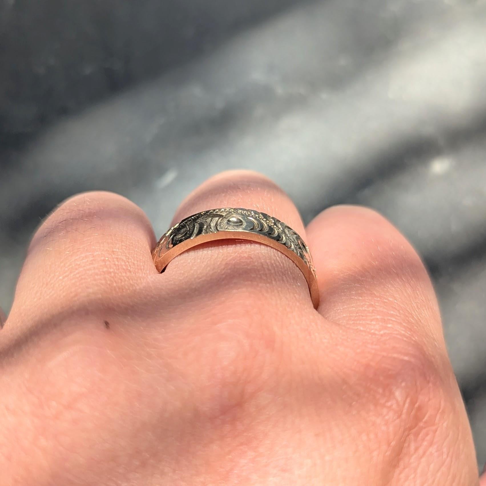 1970's 14 Karat Yellow Gold Vintage Scrolling Unisex Men's Wedding Band Ring