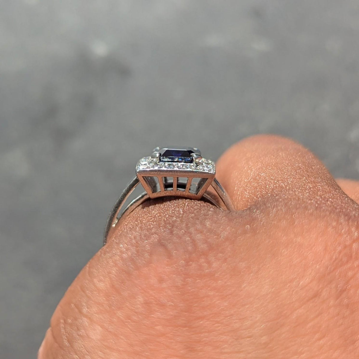 Tiffany & Co. Mid-Century No Heat Sapphire Diamond Platinum Vintage Halo Ring