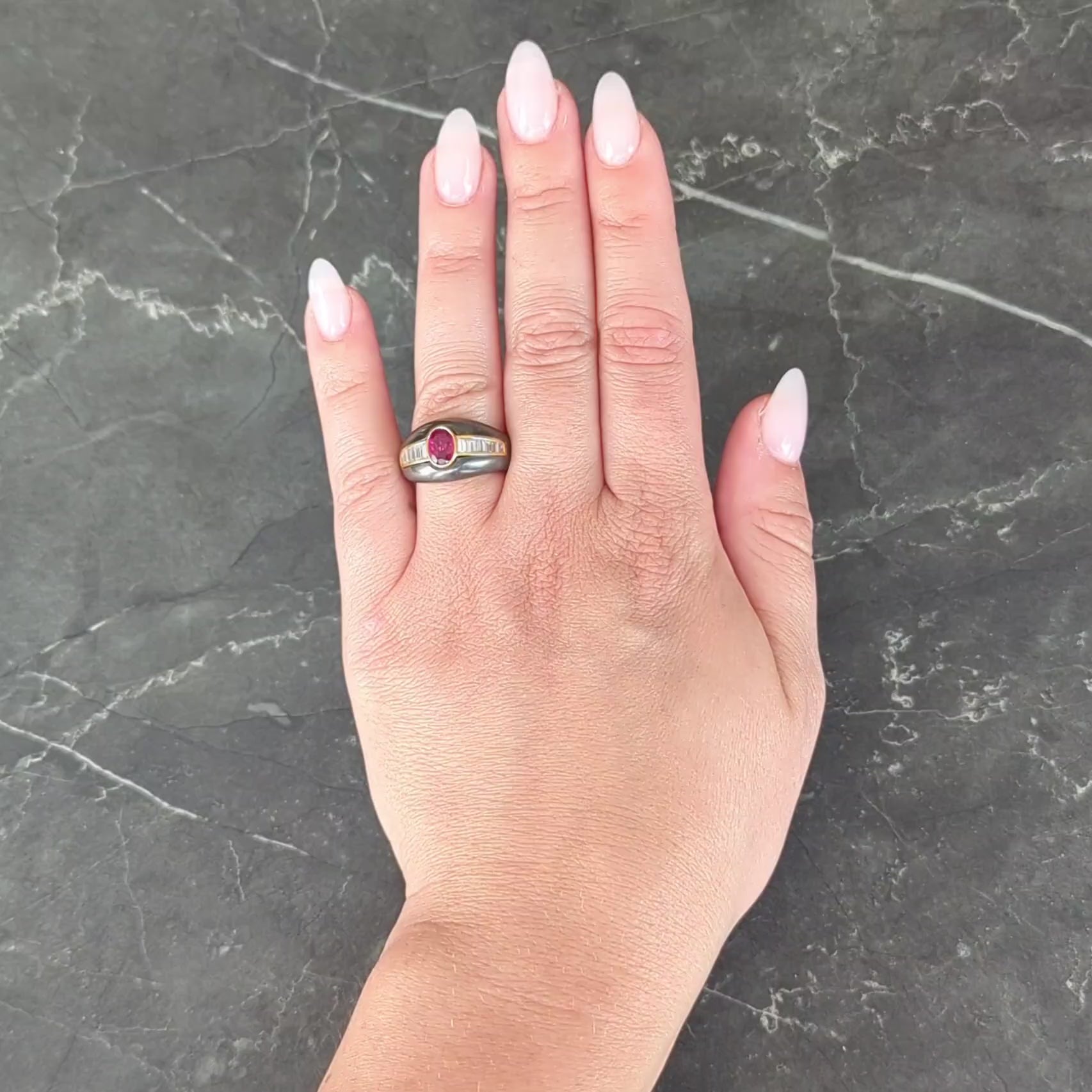 1980's 1.54 CTW Ruby Diamond Hematite 18 Karat Yellow Gold Vintage Ring GIA