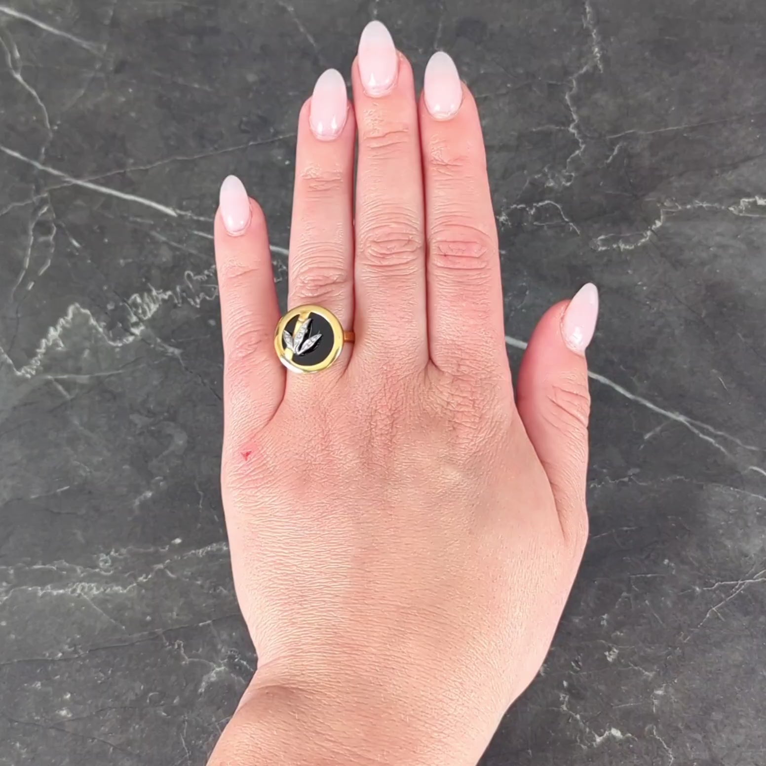 Carrera y Carrera Diamond Onyx 18 Karat Gold Baile de Bambú Signet Bamboo Ring