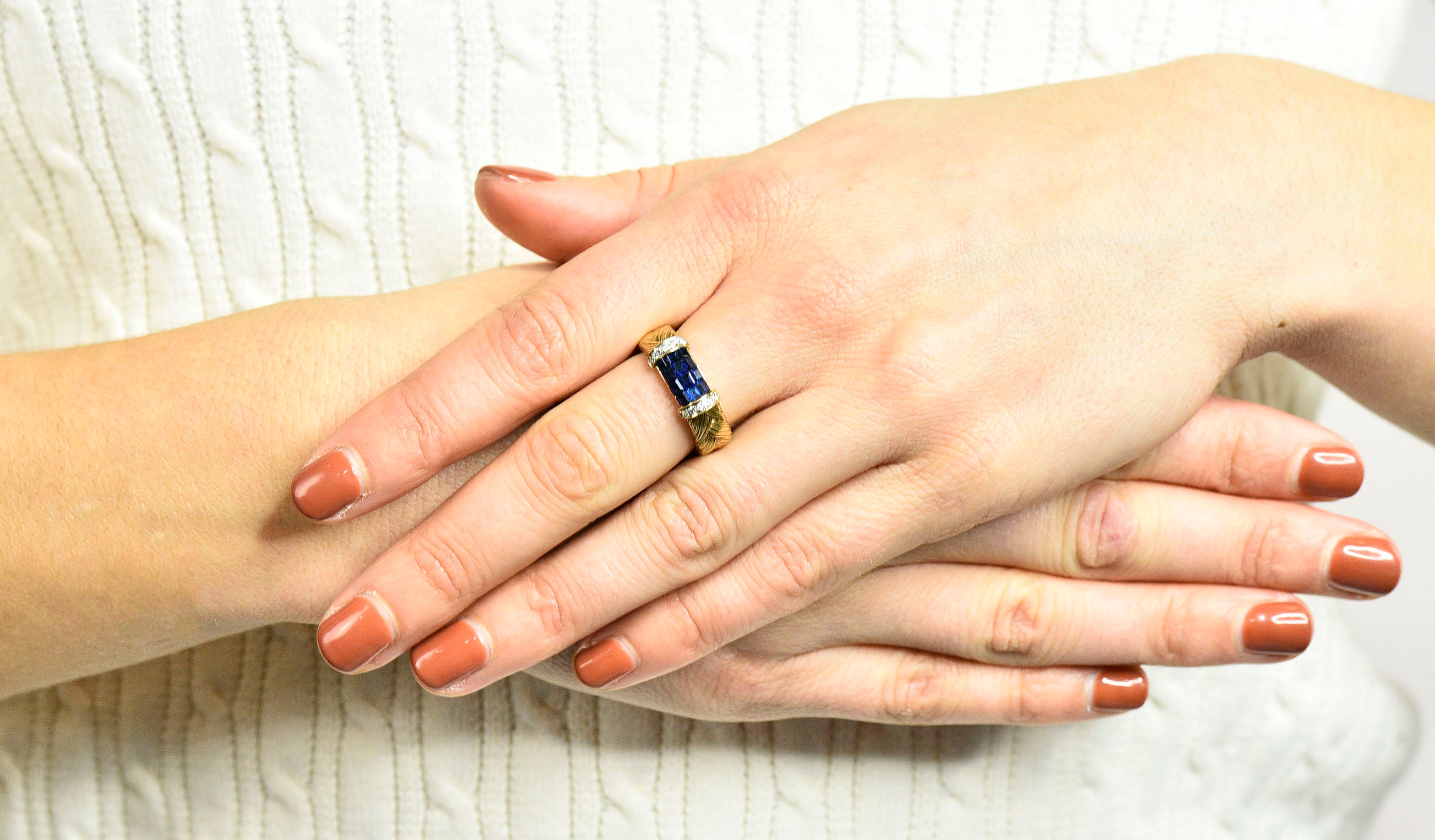 Vintage 0.87 CTW Sapphire Diamond 18 Karat Gold Wheat Band RingRing - Wilson's Estate Jewelry