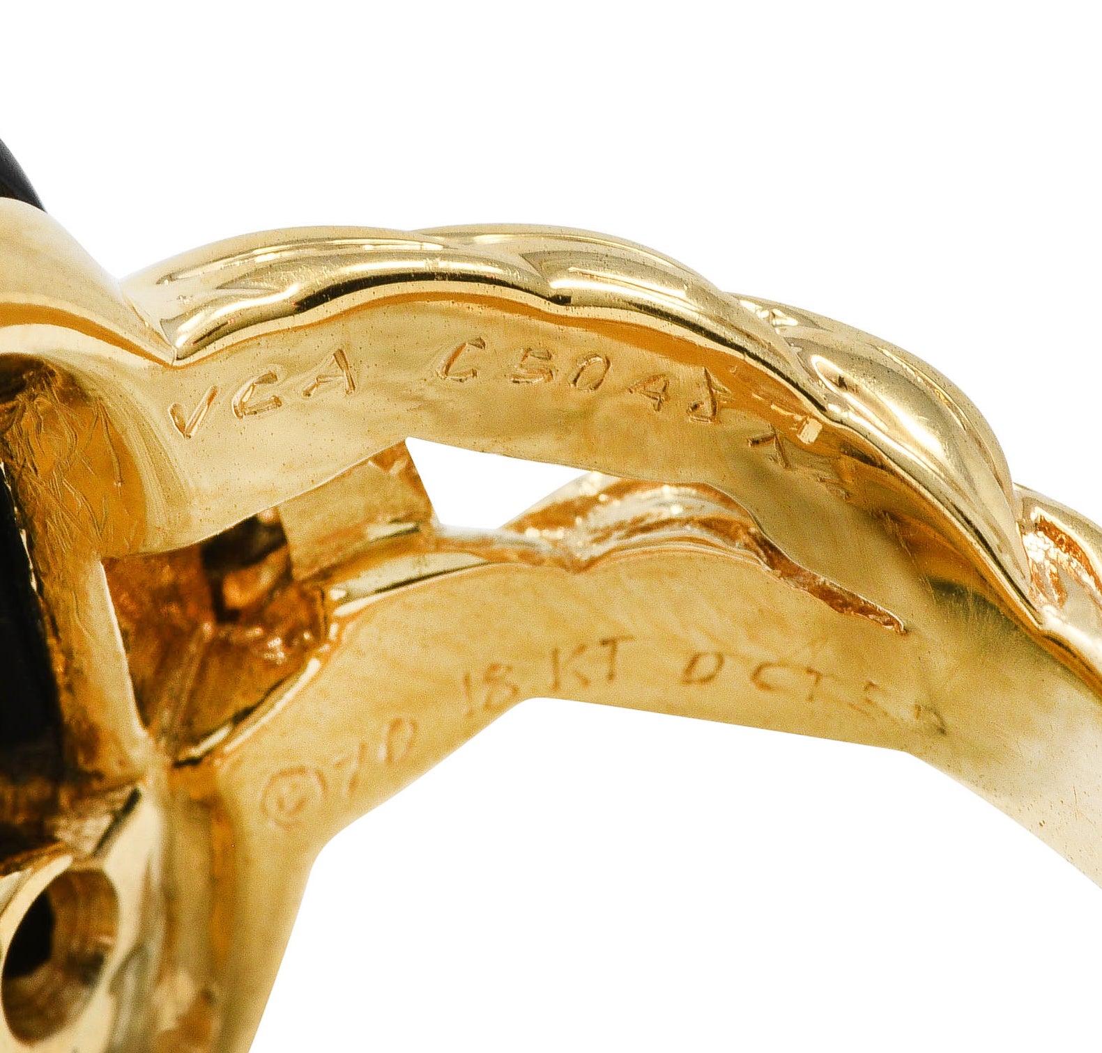 Van Cleef & Arpels Onyx Diamond 18 Karat Gold Linkage RingRing - Wilson's Estate Jewelry