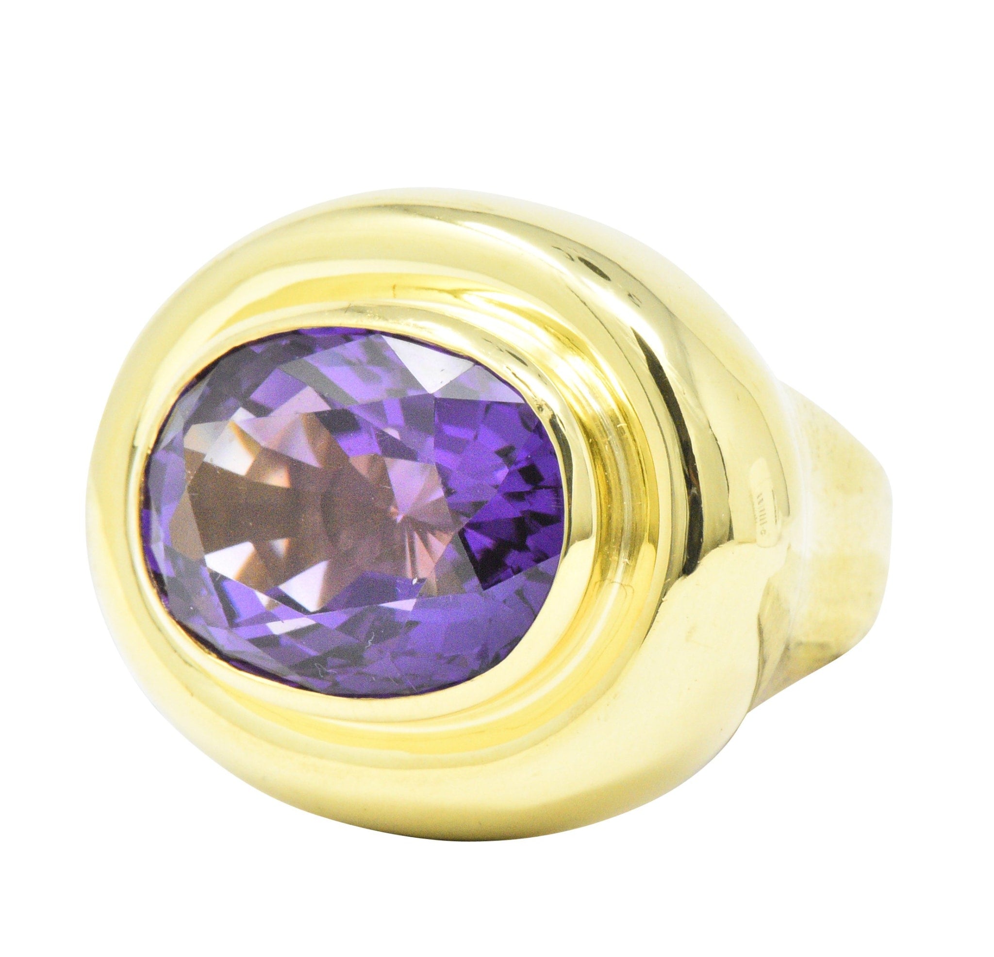Contemporary 20.00 CTW Amethyst 18 Karat Gold Cocktail Ring Wilson's Estate Jewelry