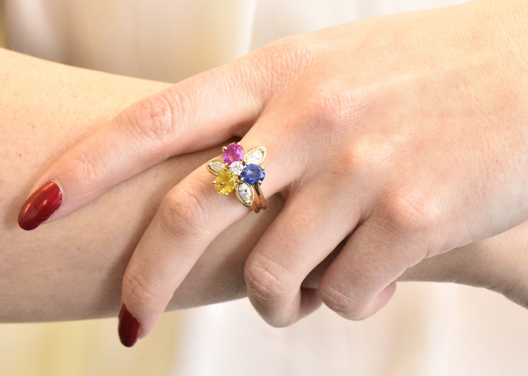 Oscar Heyman Bros. 4.05 CTW Sapphire Diamond 18 Karat Gold Floral Ring Wilson's Estate Jewelry