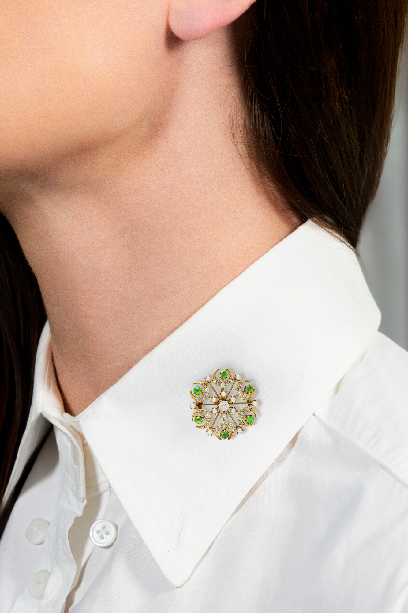 Victorian Diamond Demantoid Garnet Pearl 18 Karat Yellow Gold Antique Starburst Pendant Brooch
