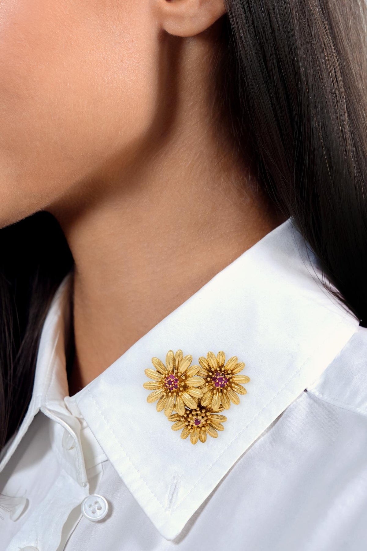 Tiffany & Co. 1960's Ruby 18 Karat Yellow Gold Vintage Daisy Flower Brooch