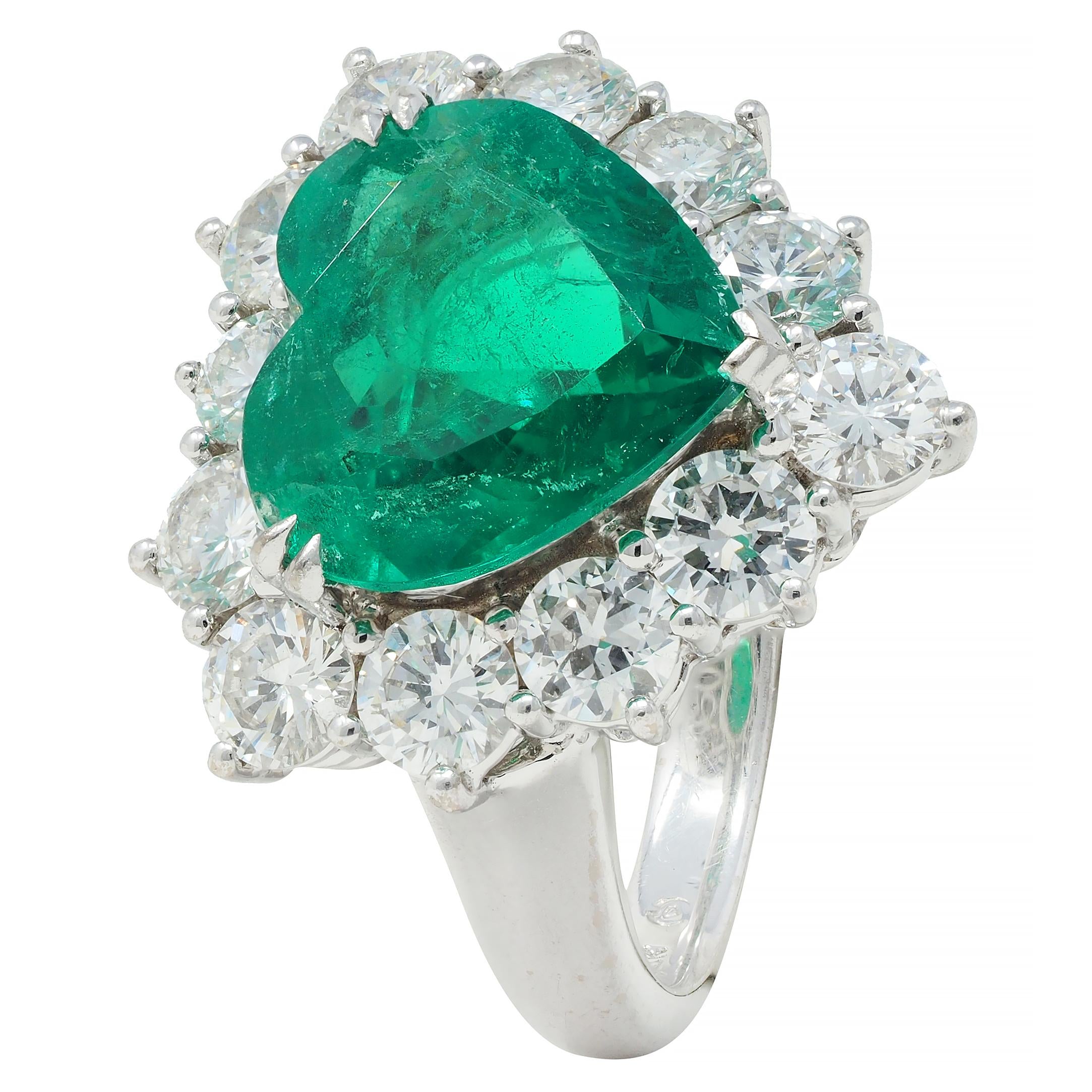 Contemporary 7.00 CTW Colombian Emerald Diamond 18 Karat Gold Heart Halo Ring