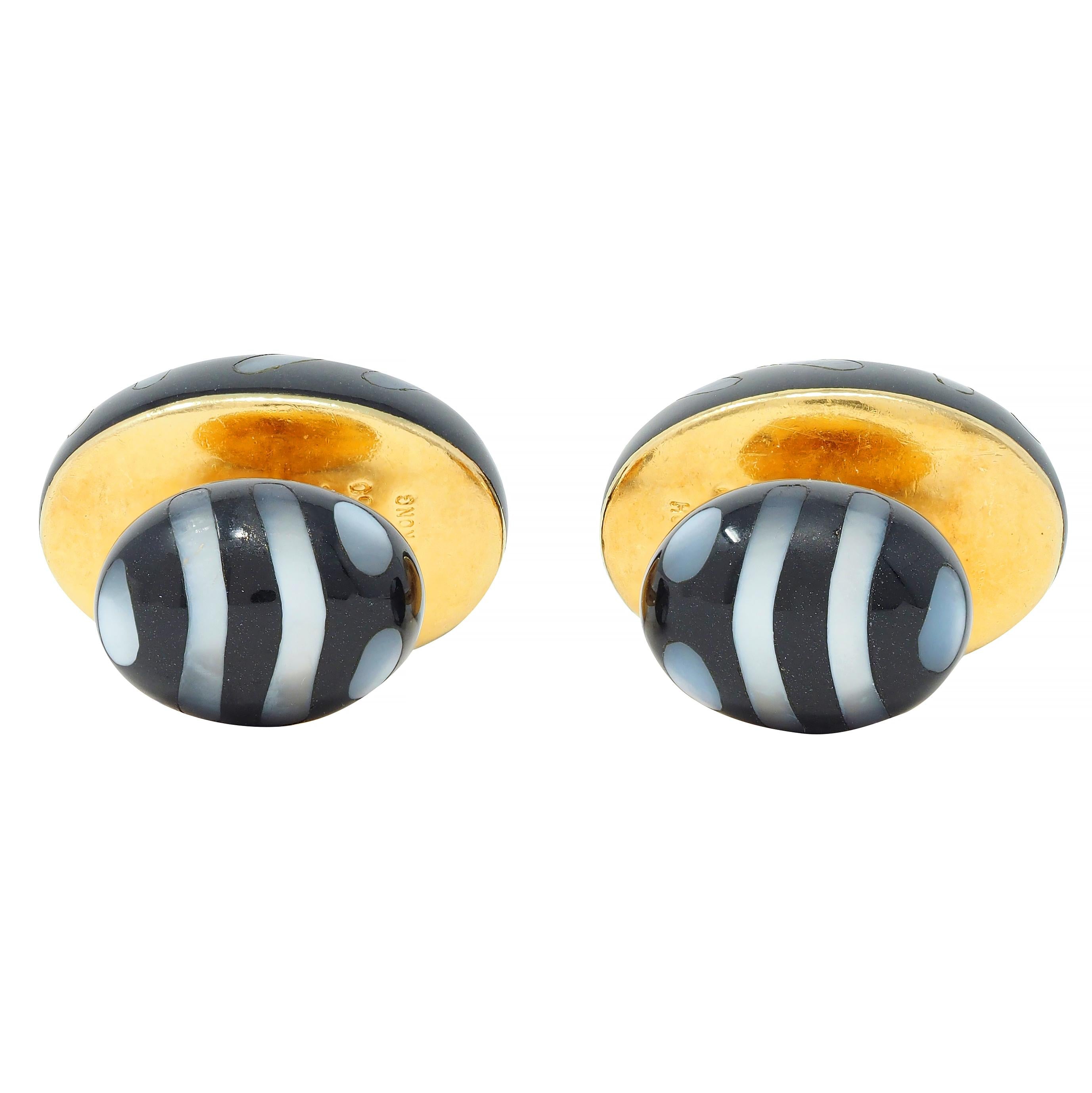 Tiffany & Co. Black Jade Mother-Of-Pearl Inlay 18 Karat Yellow Gold Cufflinks