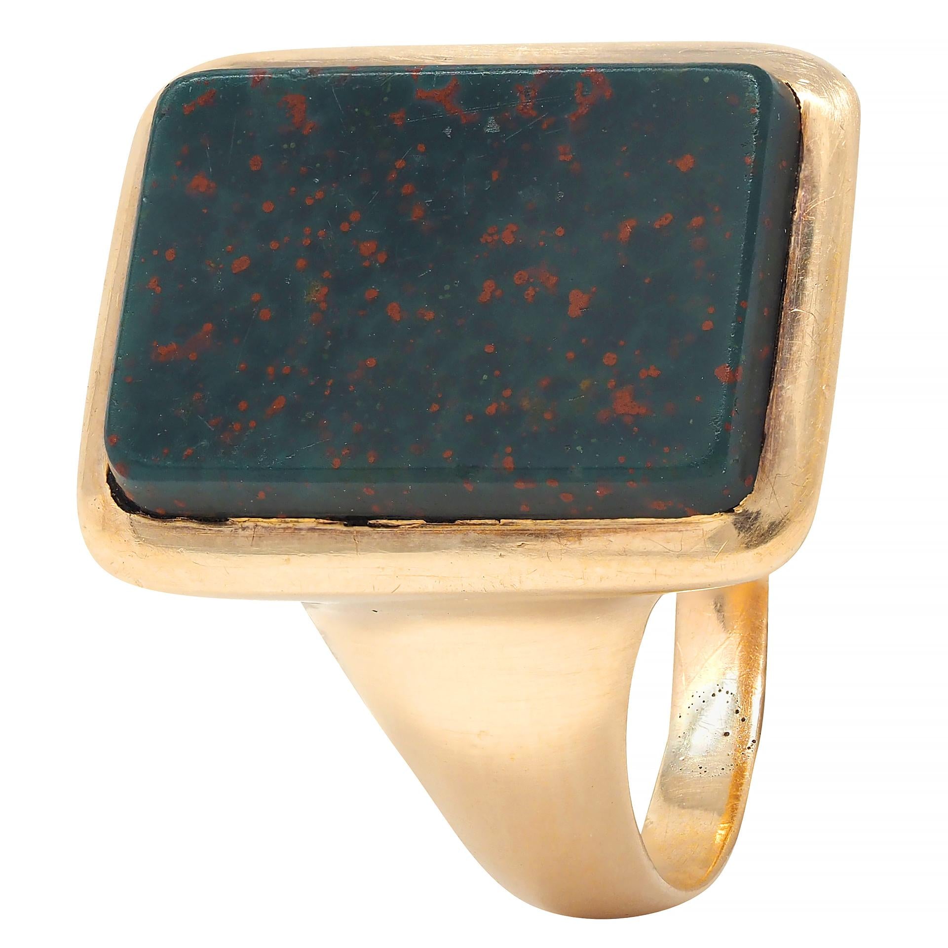 Late Victorian Bloodstone 14 Karat Yellow Gold Antique Unisex Signet Ring