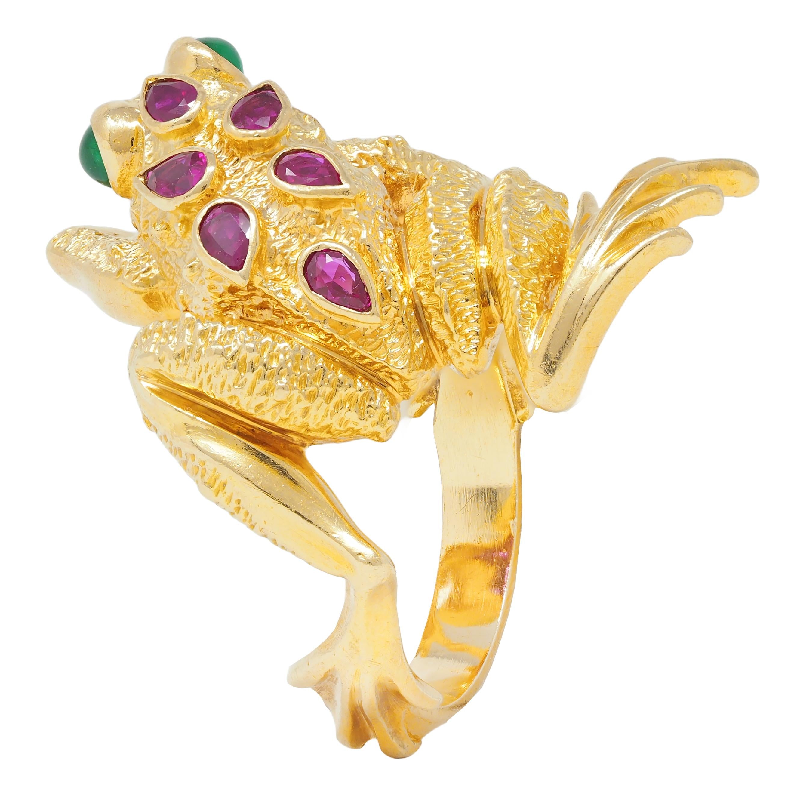 1969 Kurt Wayne 1.60 CTW Ruby Emerald 18 Karat Yellow Gold Vintage Frog Ring