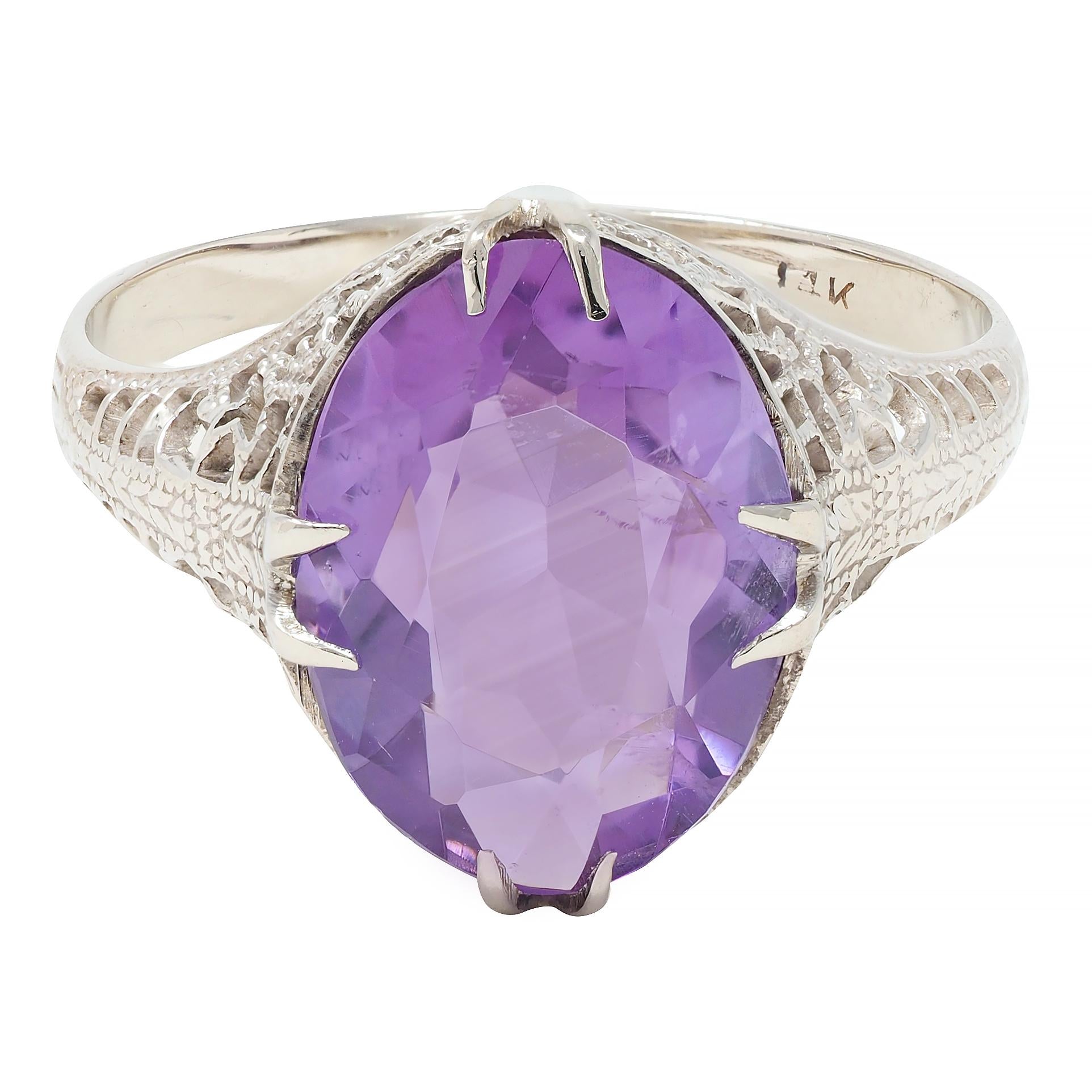 Art Deco Amethyst 14 Karat White Gold Foliate Filigree Vintage Ring