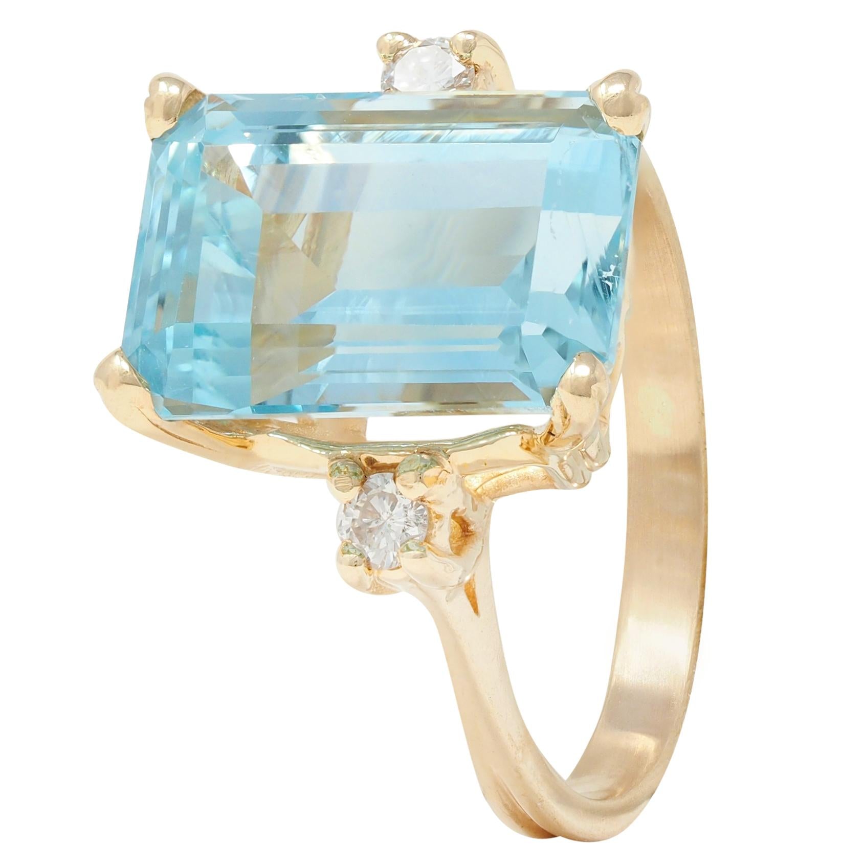 Retro 6.55 CTW Aquamarine Diamond 14 Karat Yellow Gold Vintage Ring