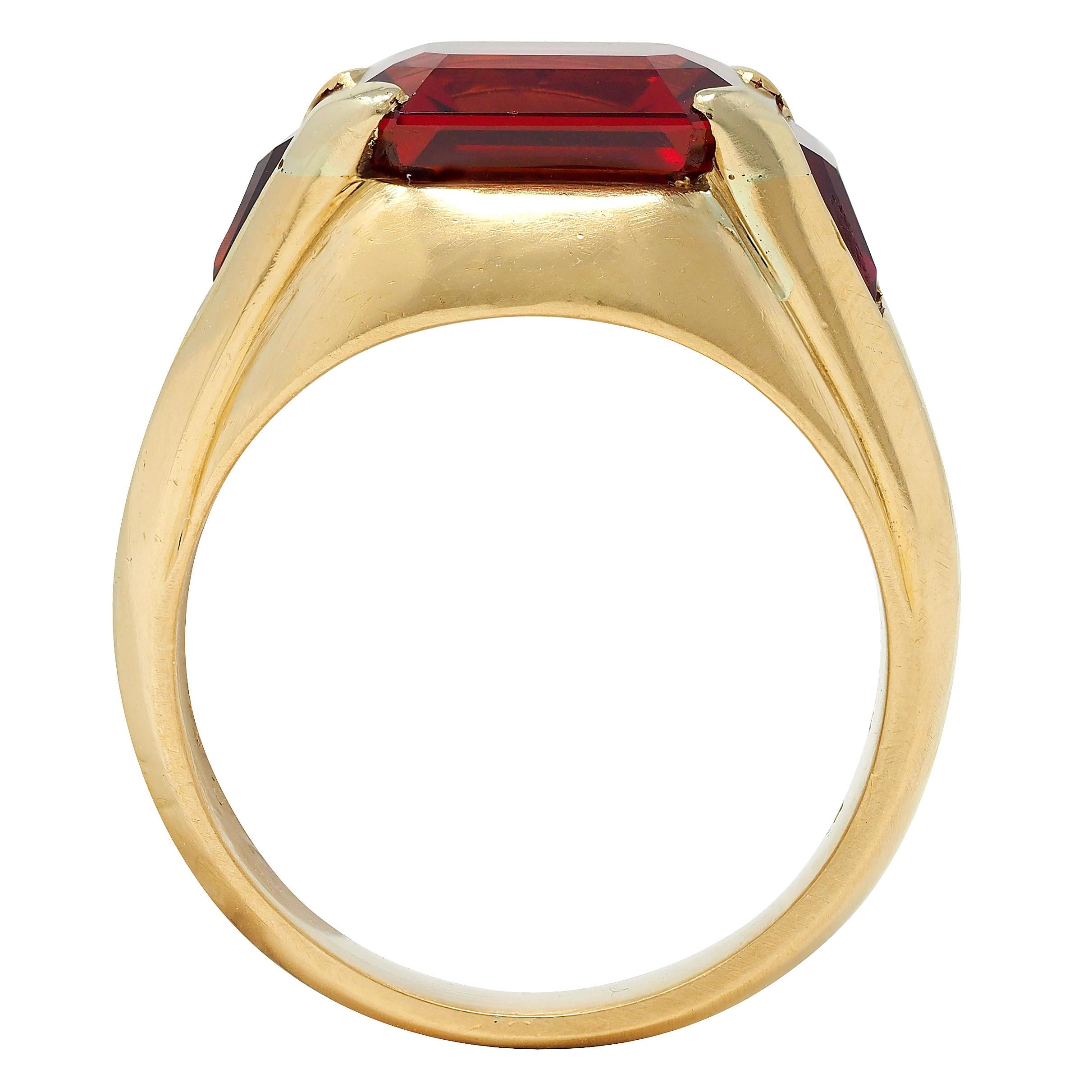 Bulgari 1970 Red Spinel 18K Yellow Gold Vintage Three Stone Unisex Signet Ring