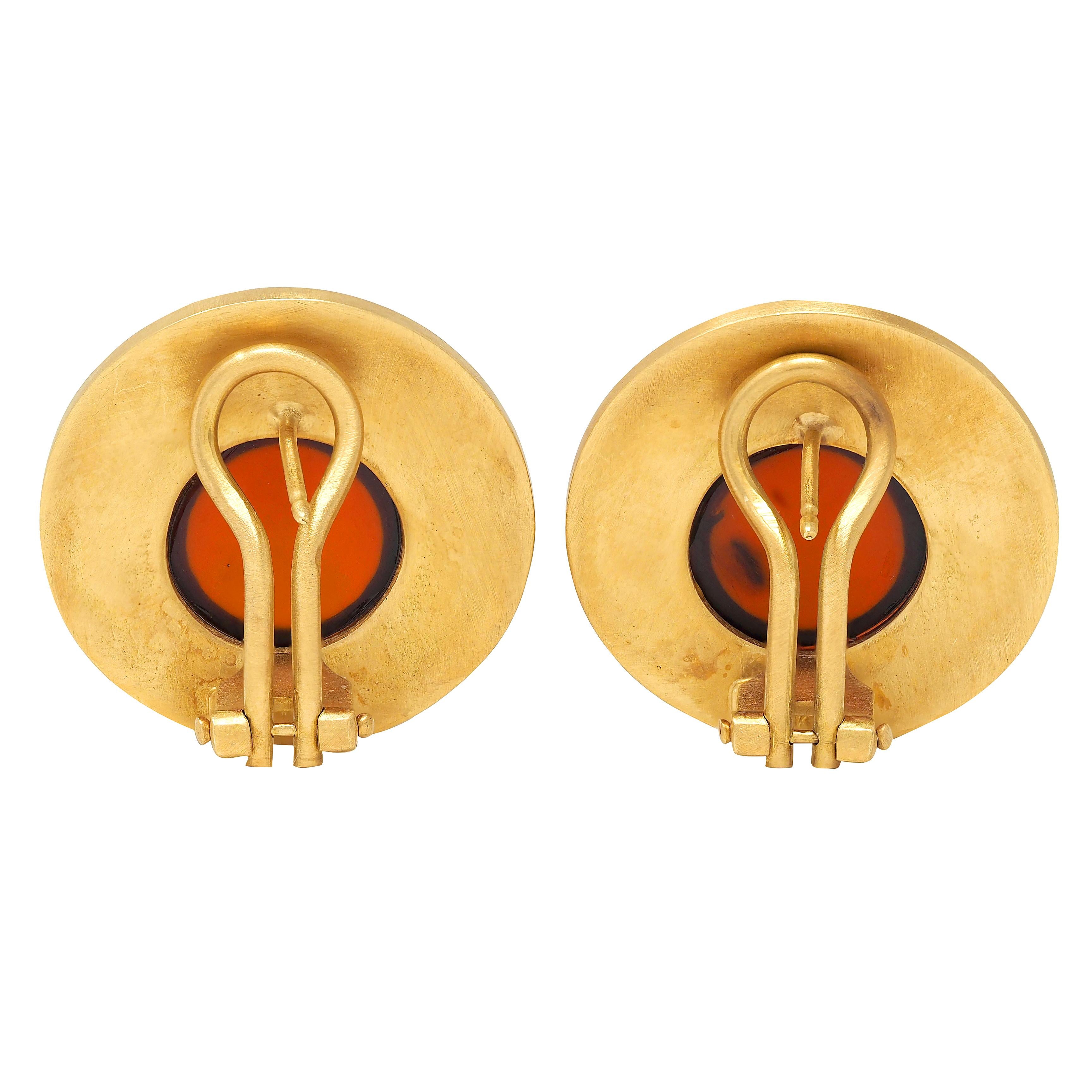 1980's Amber 18 Karat Yellow Gold Hammered Disk Vintage Earrings