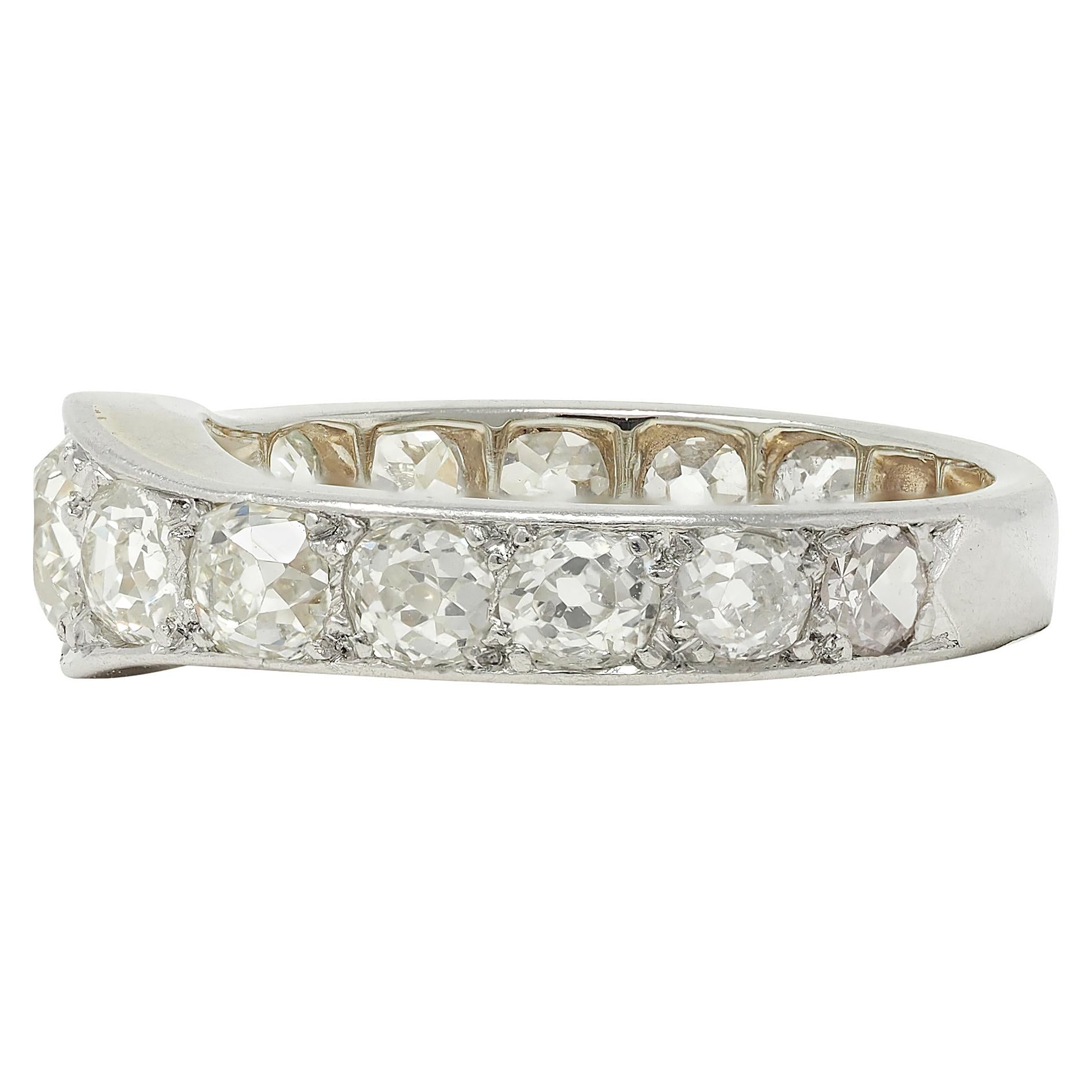 Art Deco 2.50 CTW Old Mine Cut Diamond Platinum 18 Karat Gold Vintage Band Ring