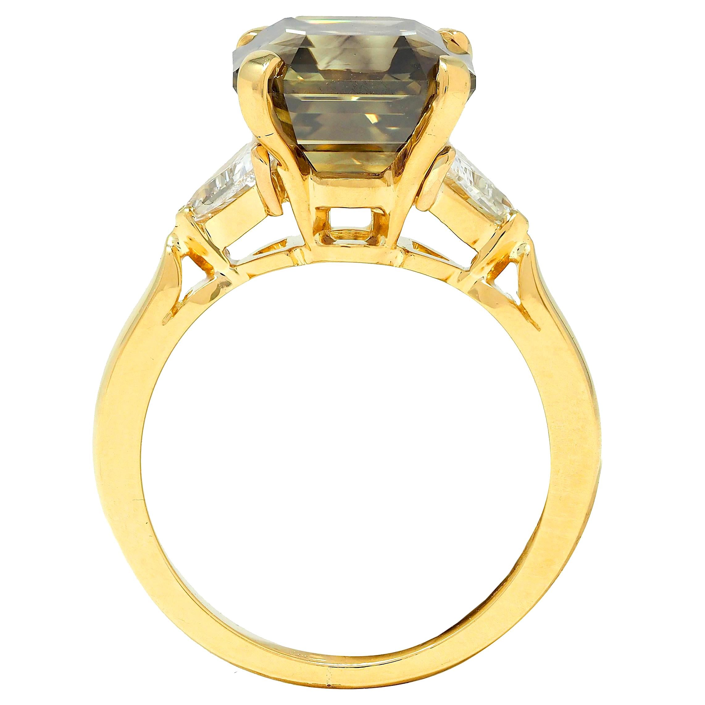 Van Cleef & Arpels 1990's 5.31 CTW Fancy Green Asscher Cut Diamond 18 Karat Yellow Gold Vintage Three Stone Ring