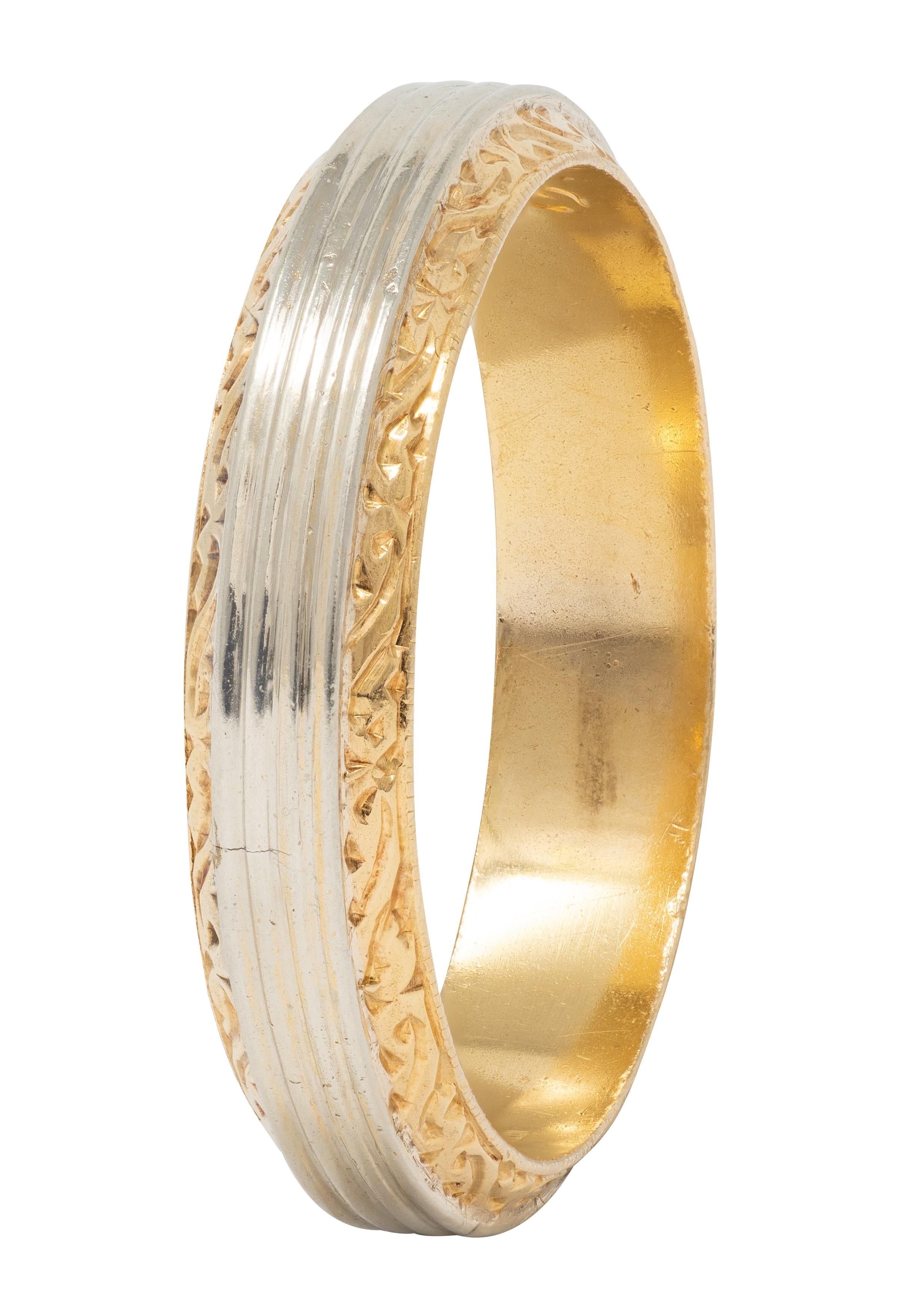 1944 18 Karat Two-Tone Gold Vintage Scrolling Wedding Band Ring