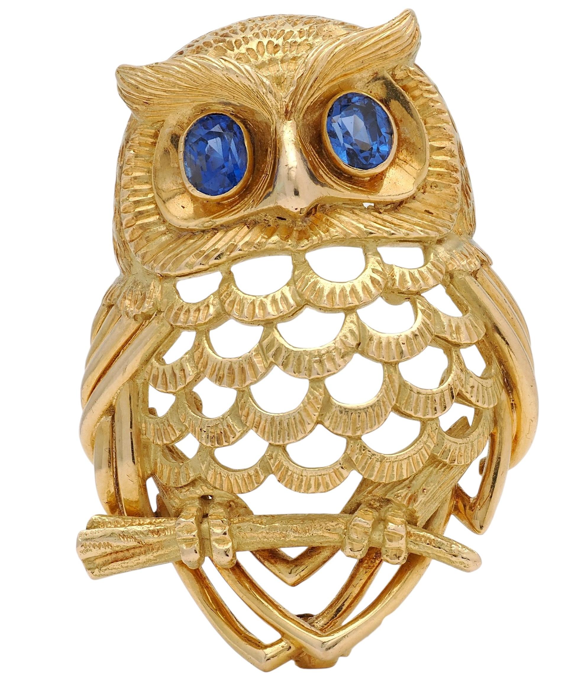 Cartier 1958 Sapphire 18 Karat Yellow Gold Vintage Owl Brooch