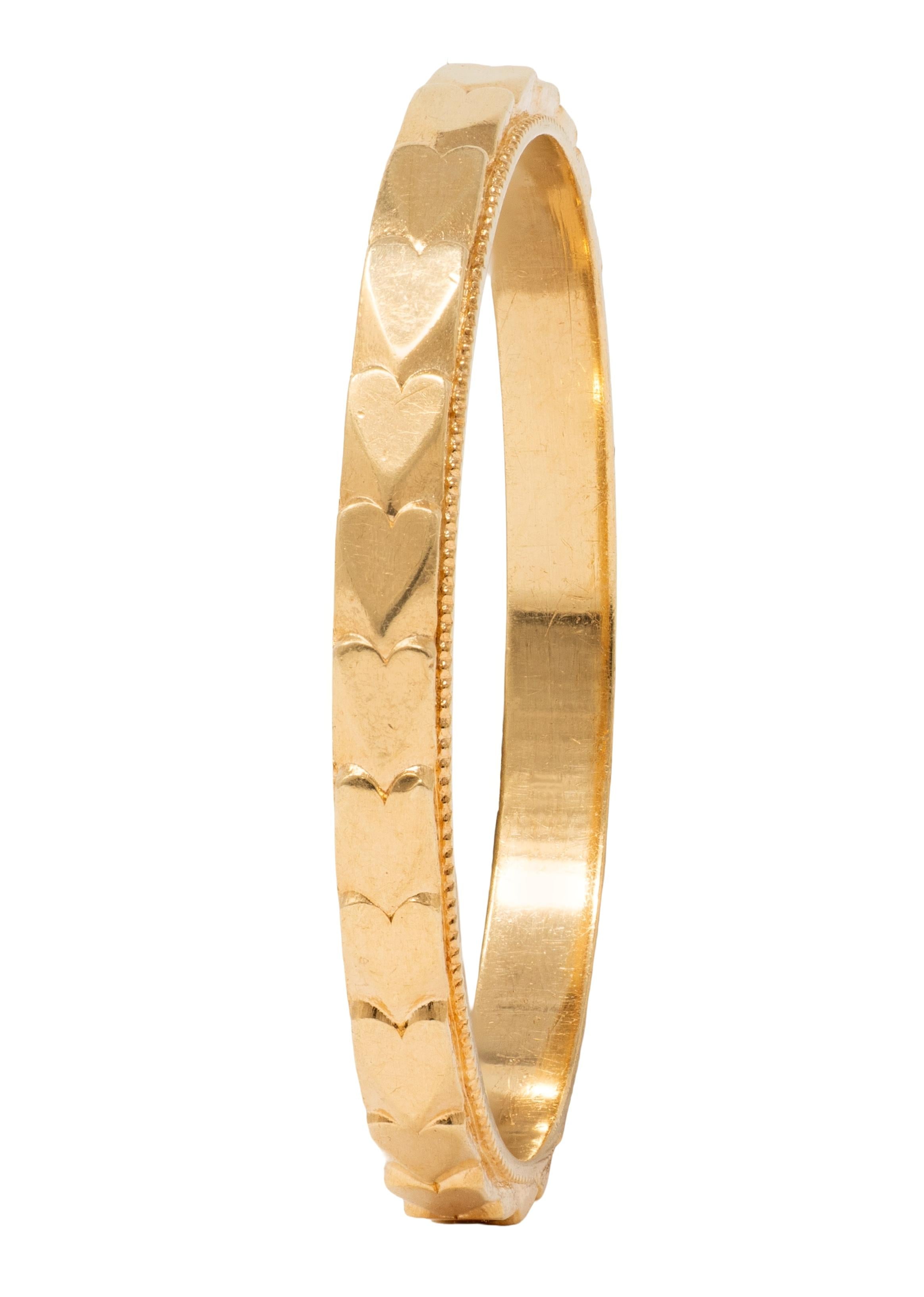 Retro 14 Karat Yellow Gold Vintage Heart Wedding Band Ring