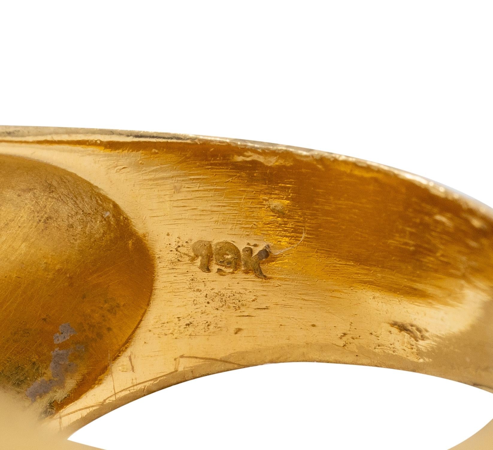 Elizabeth Locke 1980's 19 Karat Yellow Gold Vintage Hammered Dome Ring