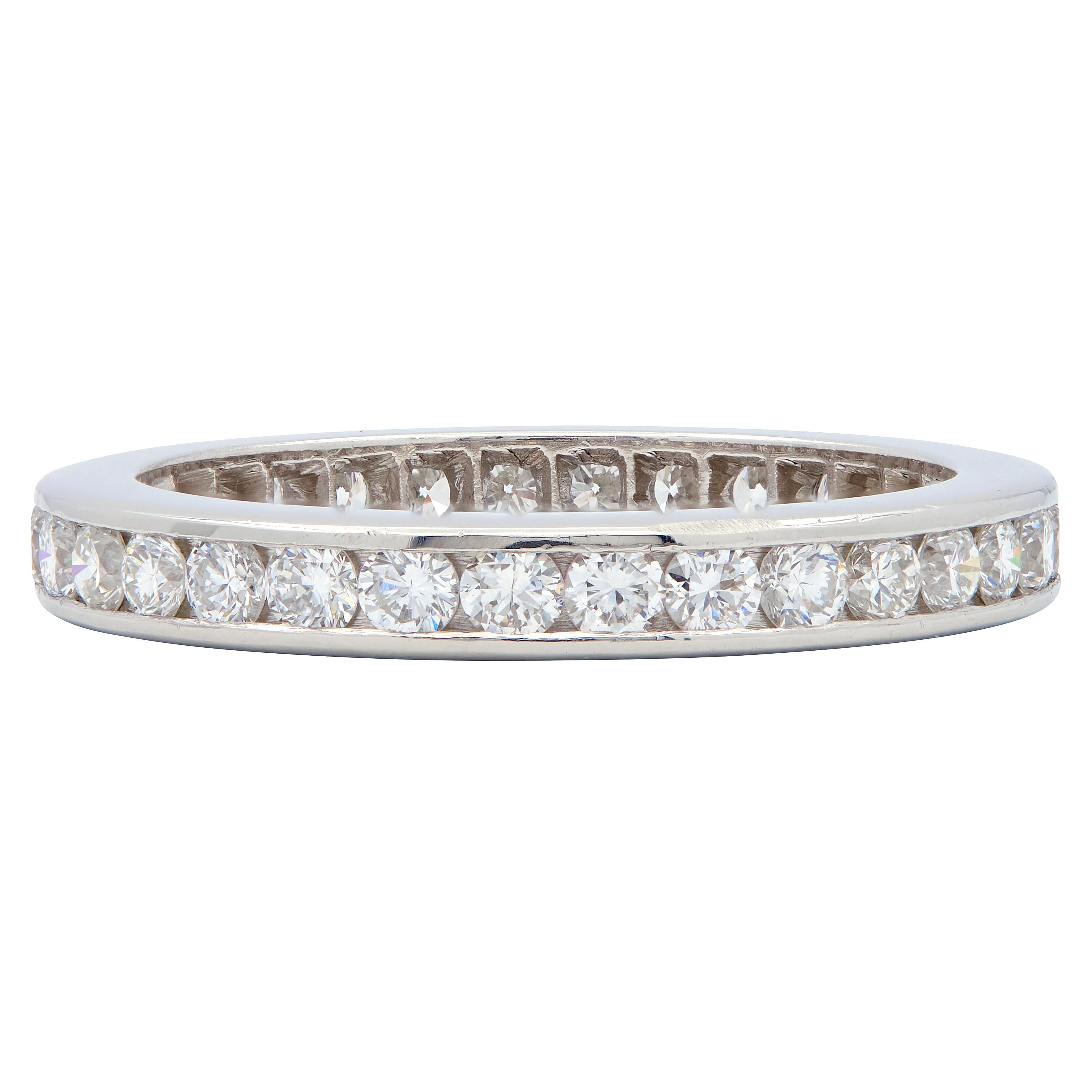 Contemporary 0.96 CTW Diamond Platinum Eternity Wedding Band Ring